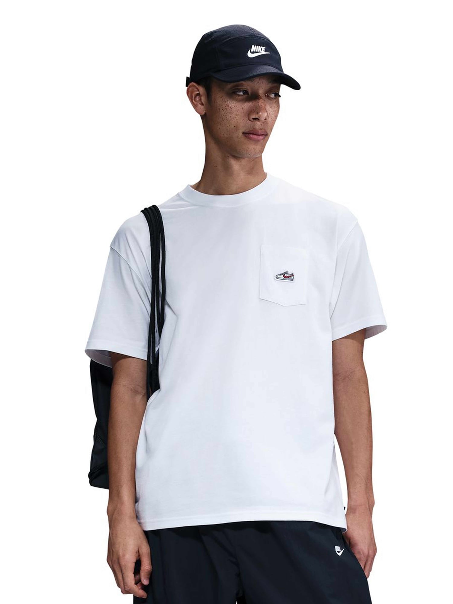 NIKE Тениска U NSW TEE M90 SNKR PTCH PKT 2