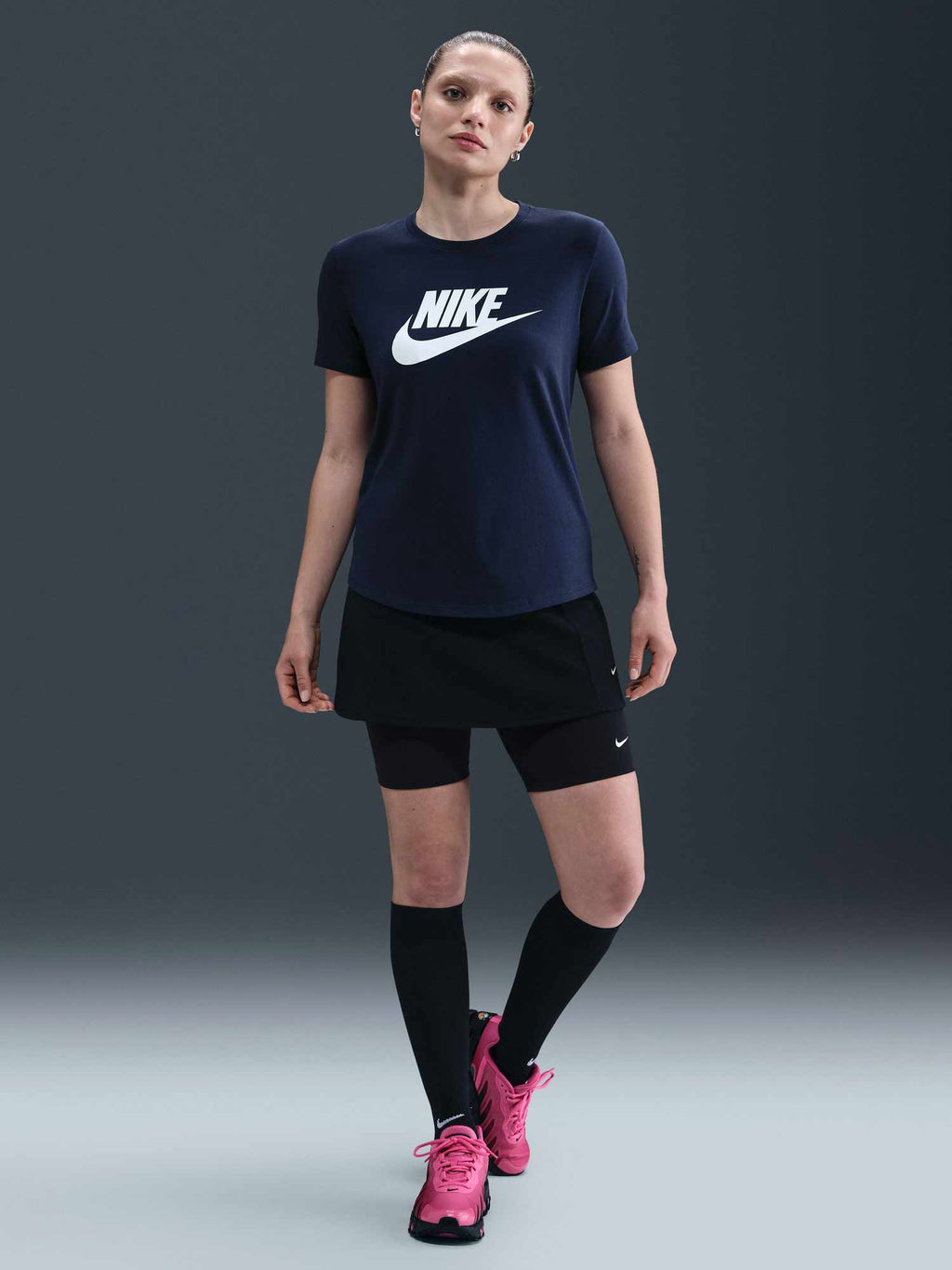 NIKE Тениска W NSW CLUB SS TEE ICN FTRA