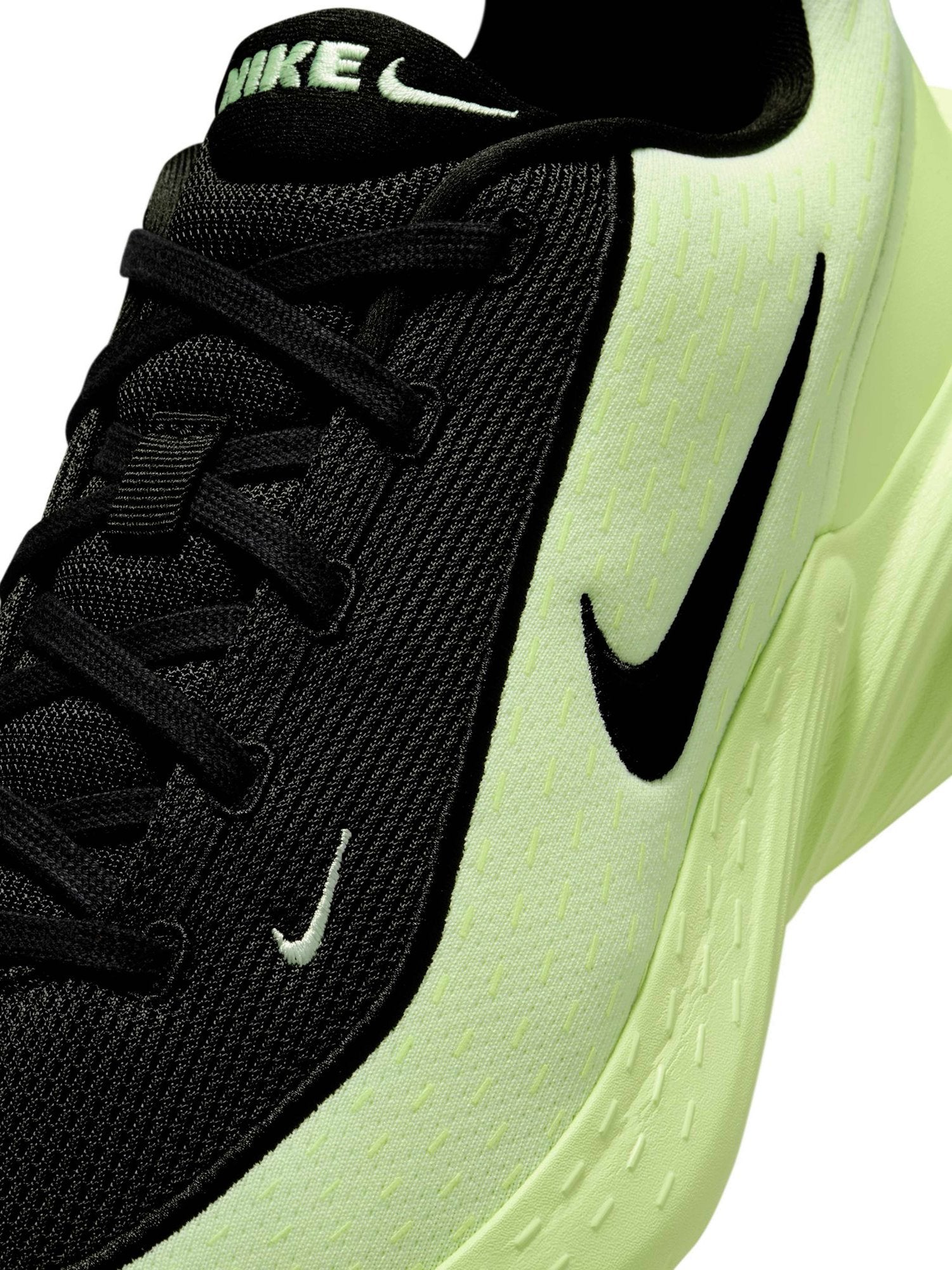 NIKE Обувки UPLIFT SC