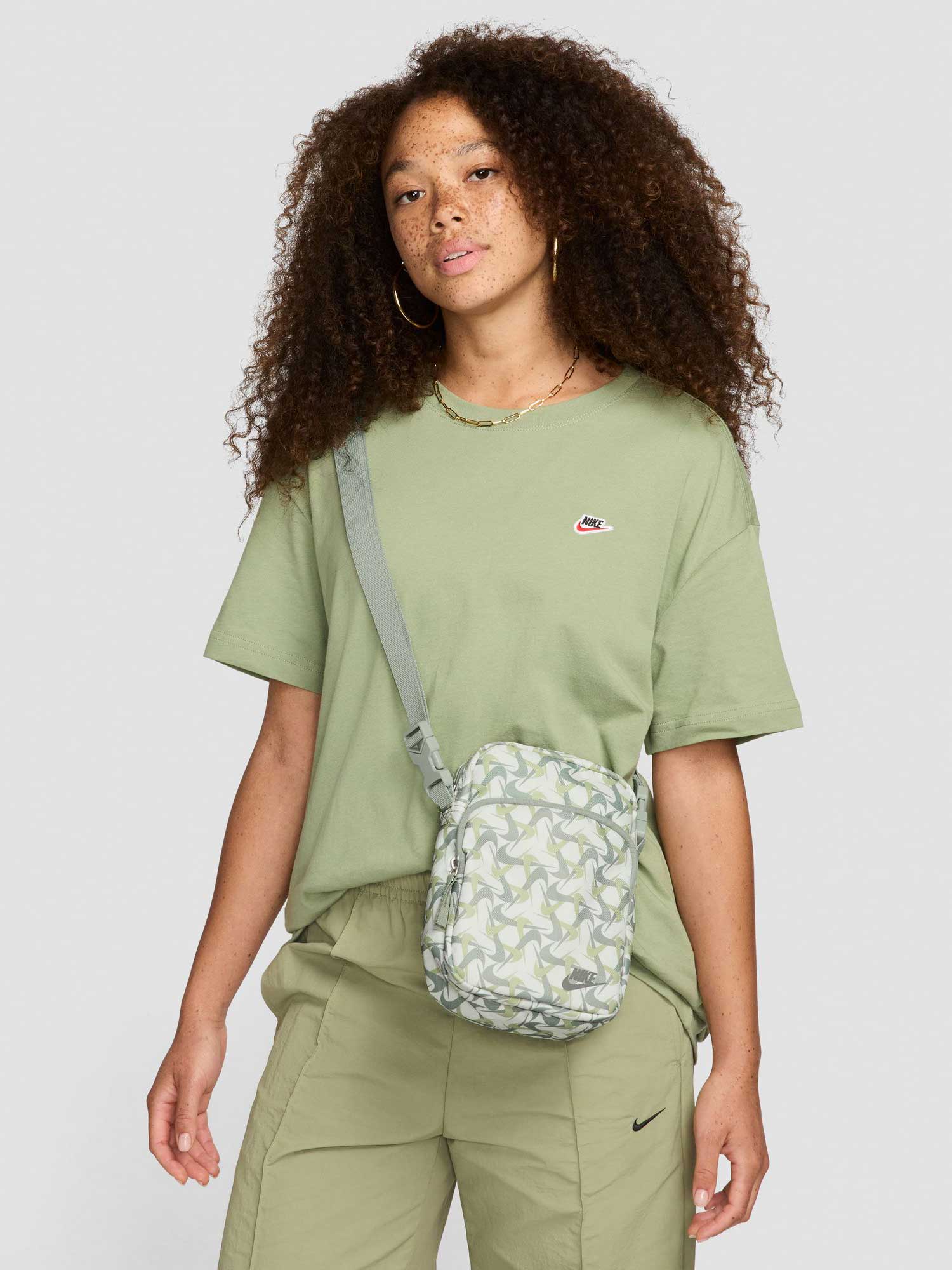 NIKE Чанта NK HERTGE CRSSBY-ACC PRNT FA24
