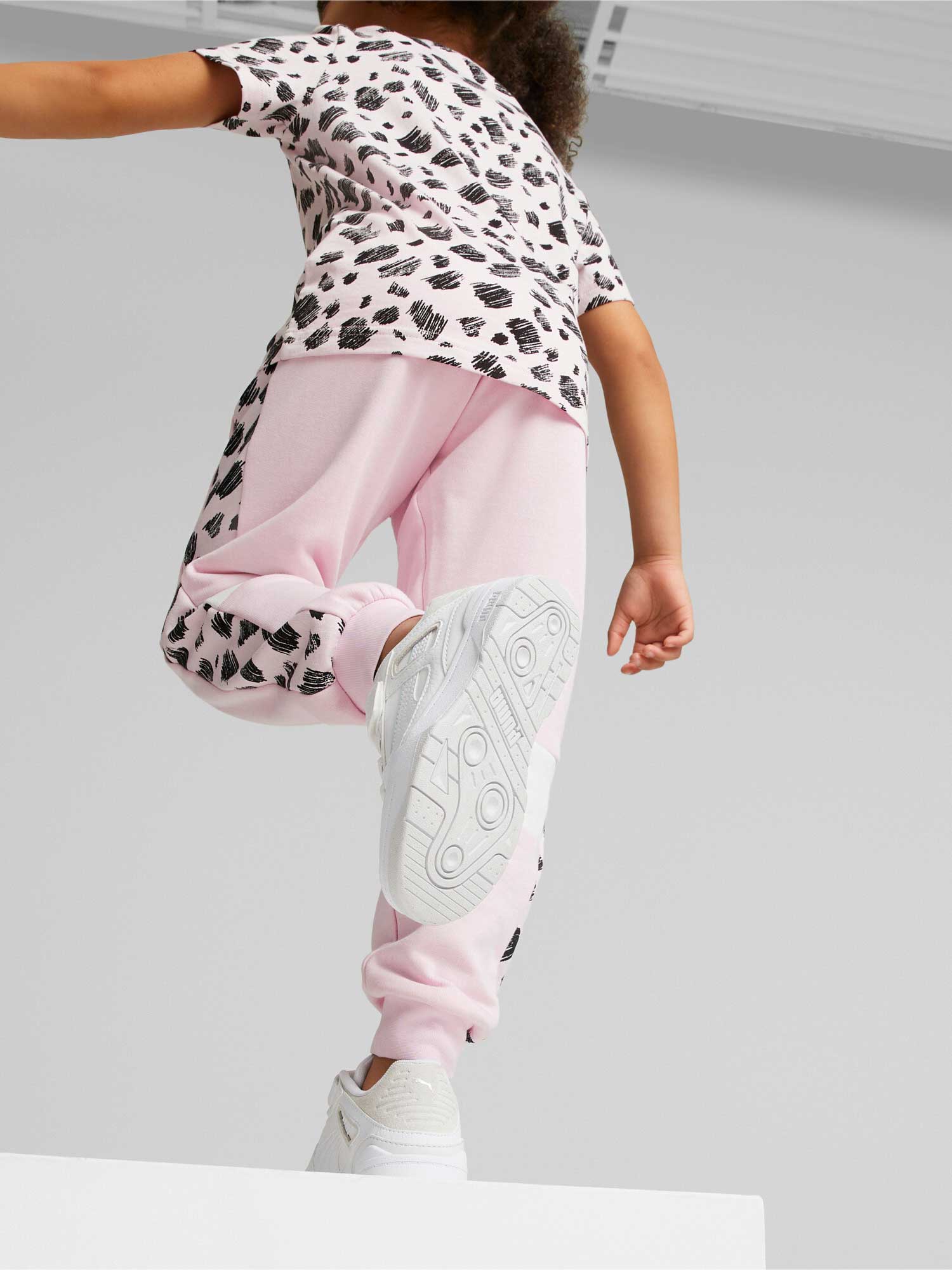 PUMA Спортно долнище ESS+ MATES TR