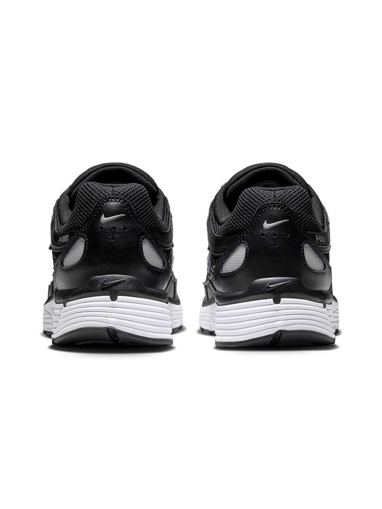 NIKE Обувки P-6000