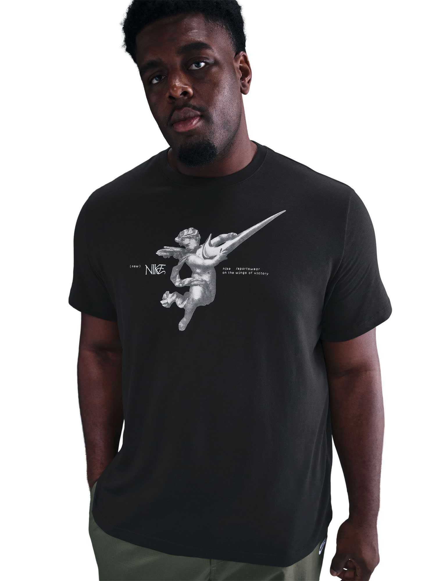 NIKE Тениска U NSW TEE OC WINGS CITY