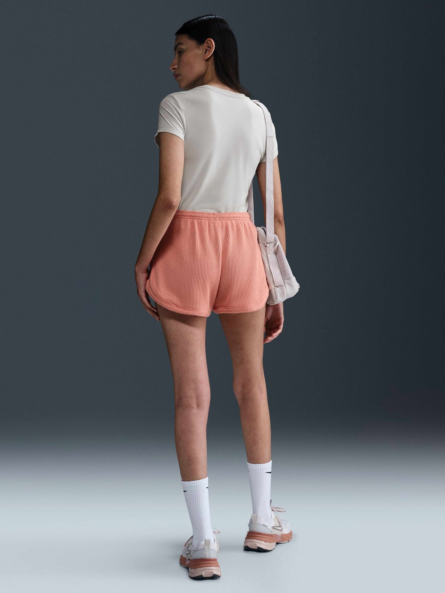 NIKE Тениска W NSW NK CHLL KNIT TEE EDAY