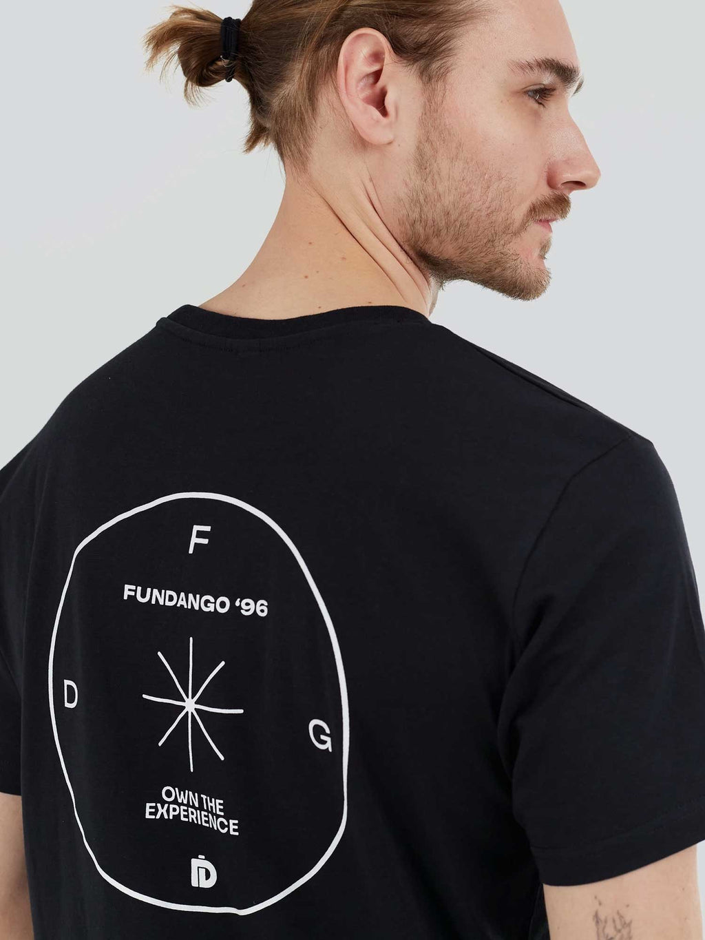 FUNDANGO Тениска Compass Graphic-T