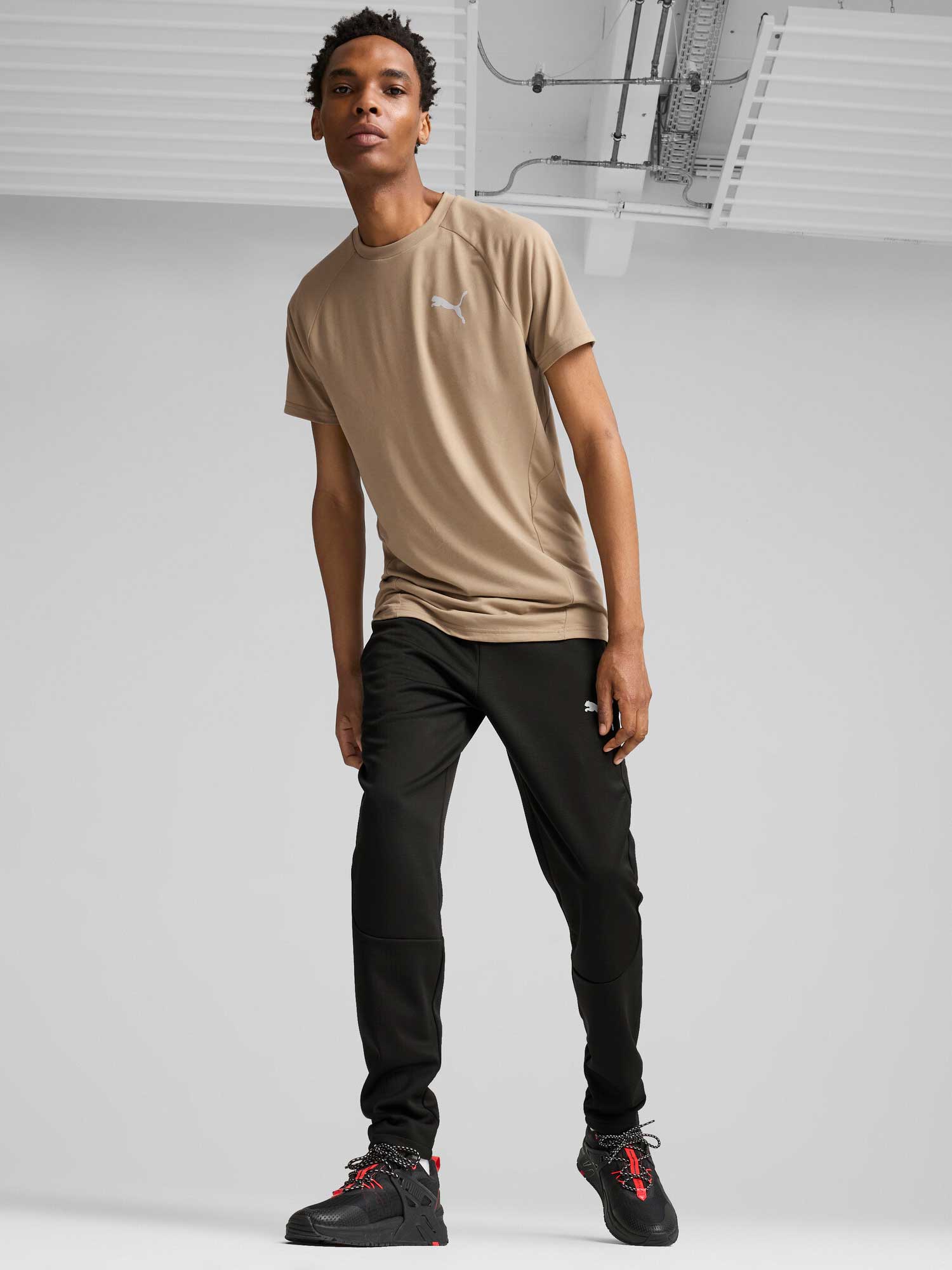 PUMA Спортно долнище EVOSTRIPE Warm Pants DK