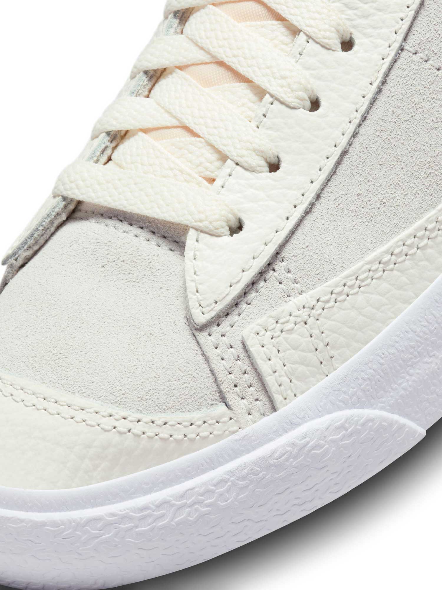 NIKE Обувки WMNS BLAZER MID 77