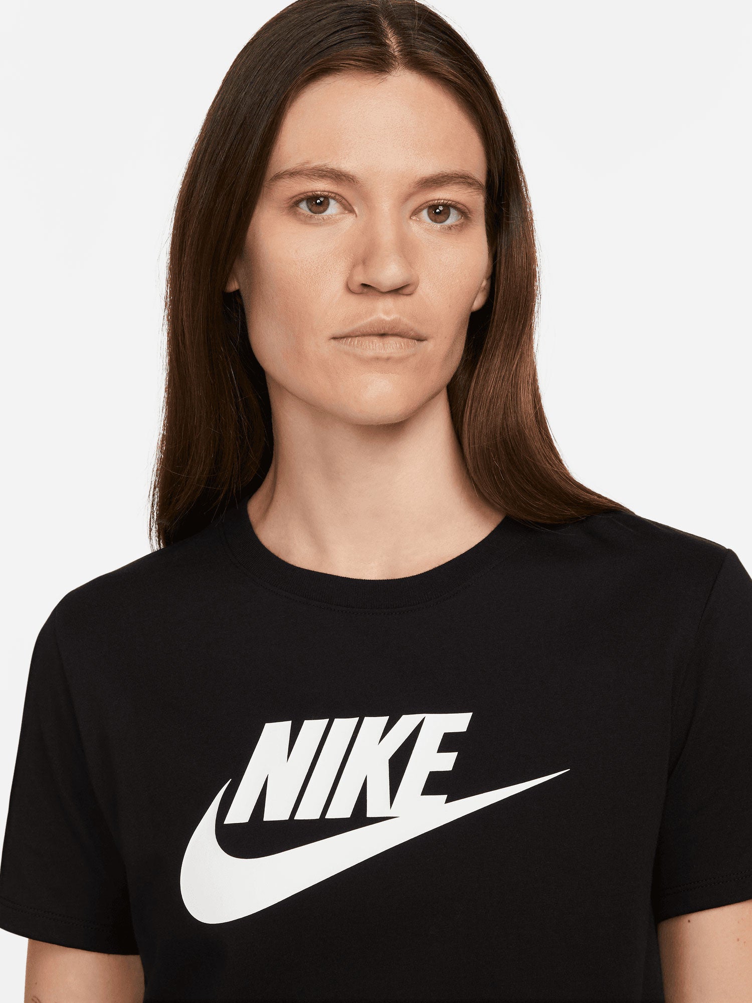 NIKE Тениска W NSW CLUB SS TEE ICN FTRA