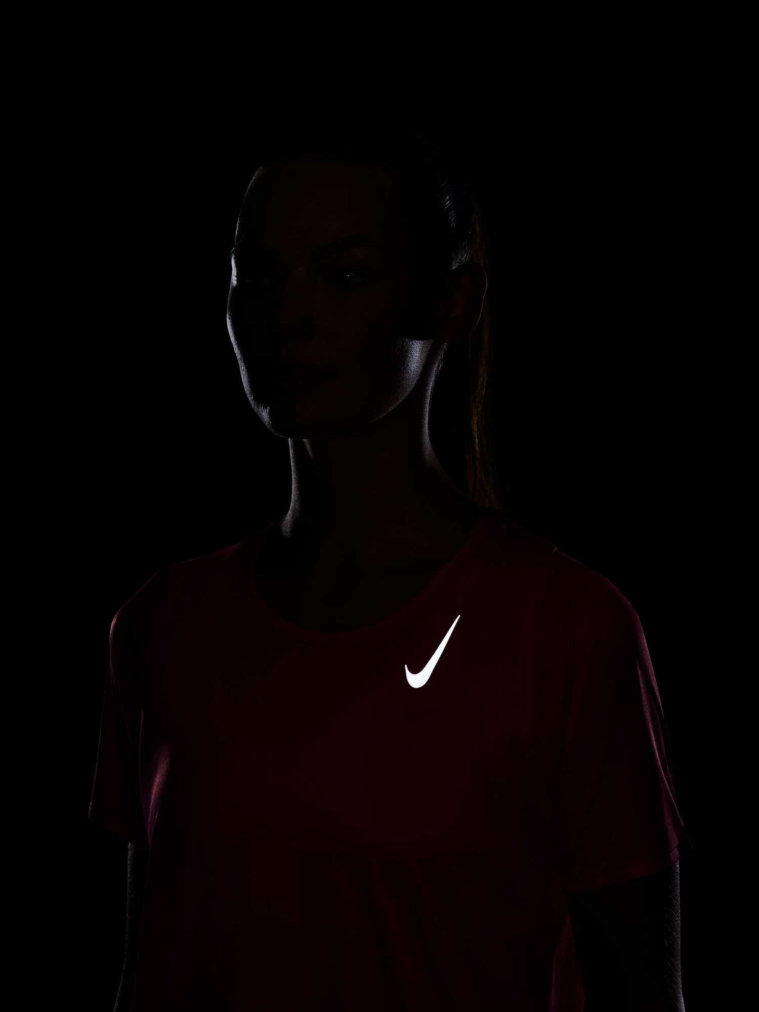 NIKE Тениска W NK FAST DF SS TOP