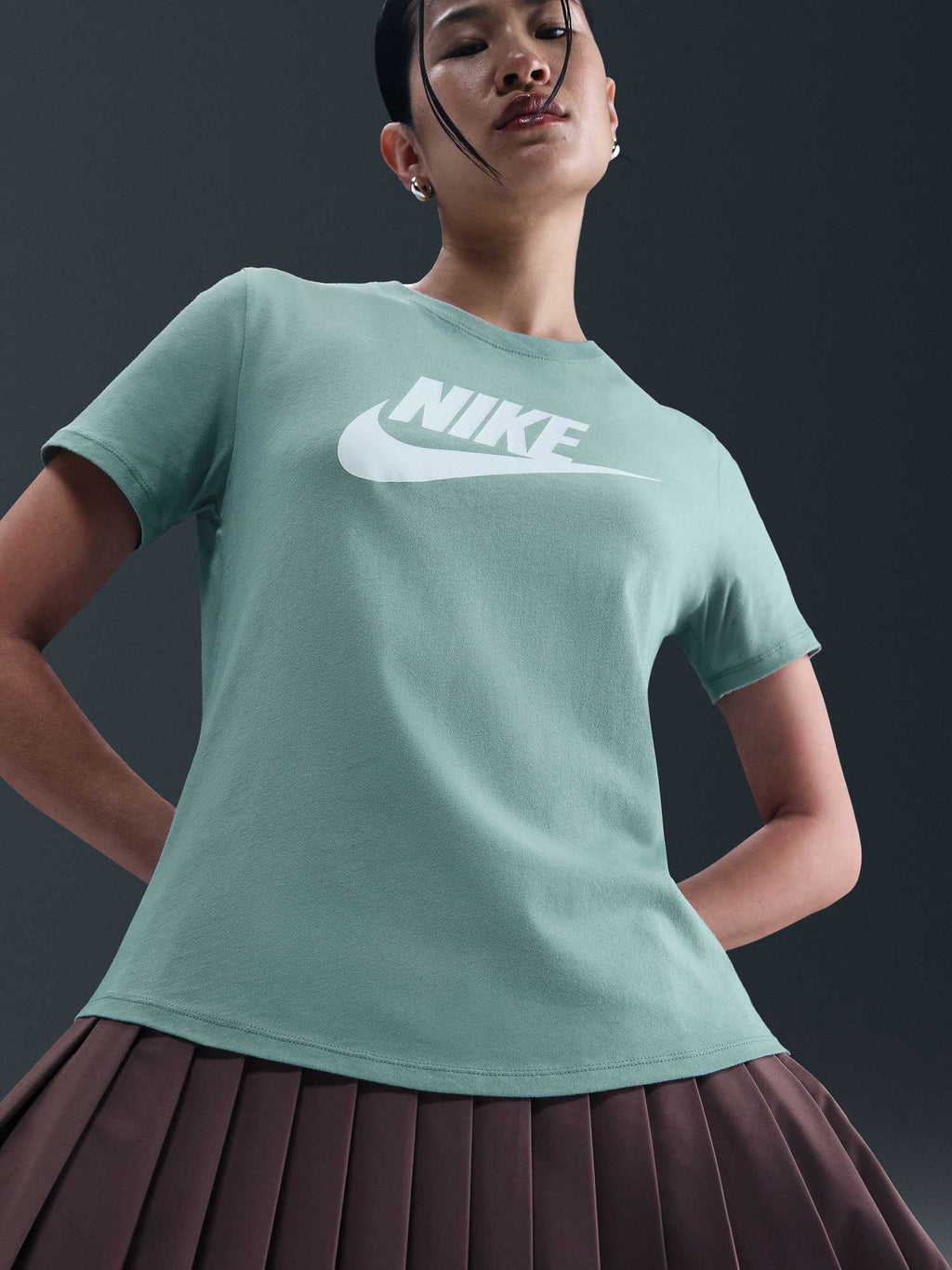 NIKE Тениска W NSW CLUB SS TEE ICN FTRA