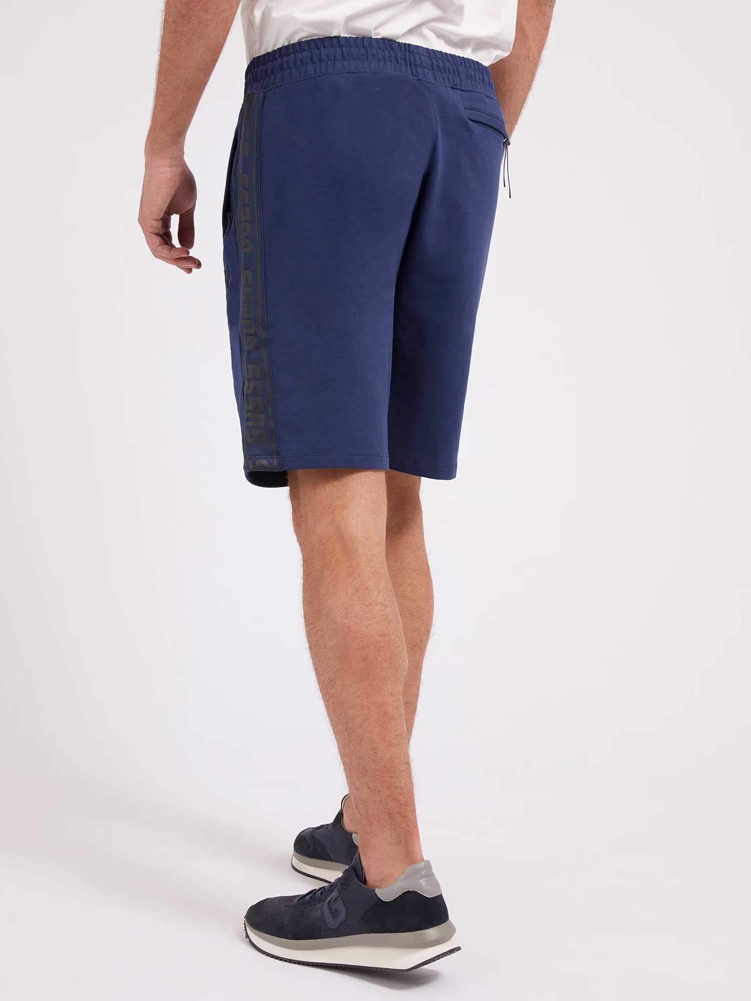 GUESS Къси панталони ARLO SHORT