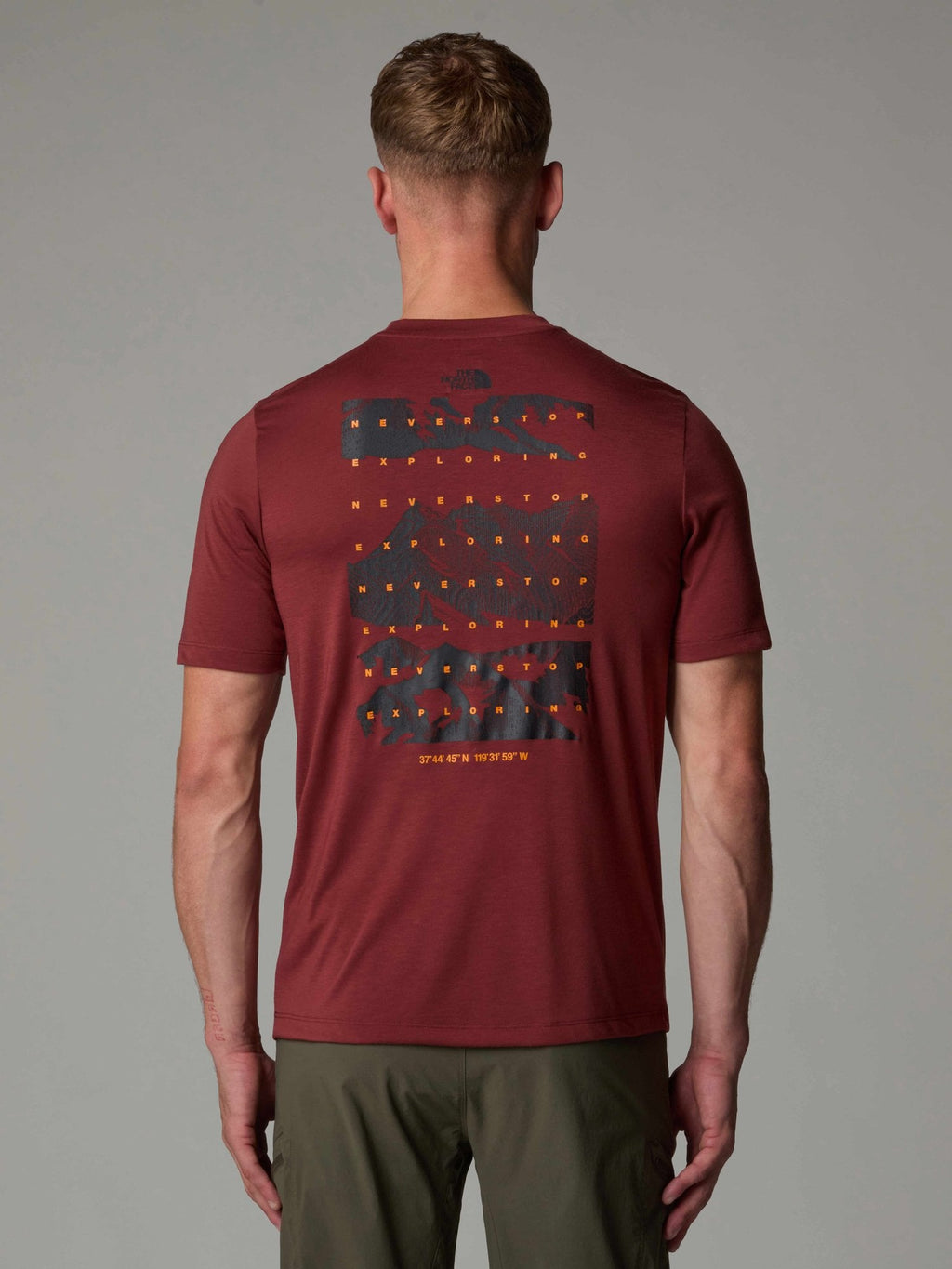 THE NORTH FACE Тениска M FOUNDATION MOUNTAINS FACES TEE