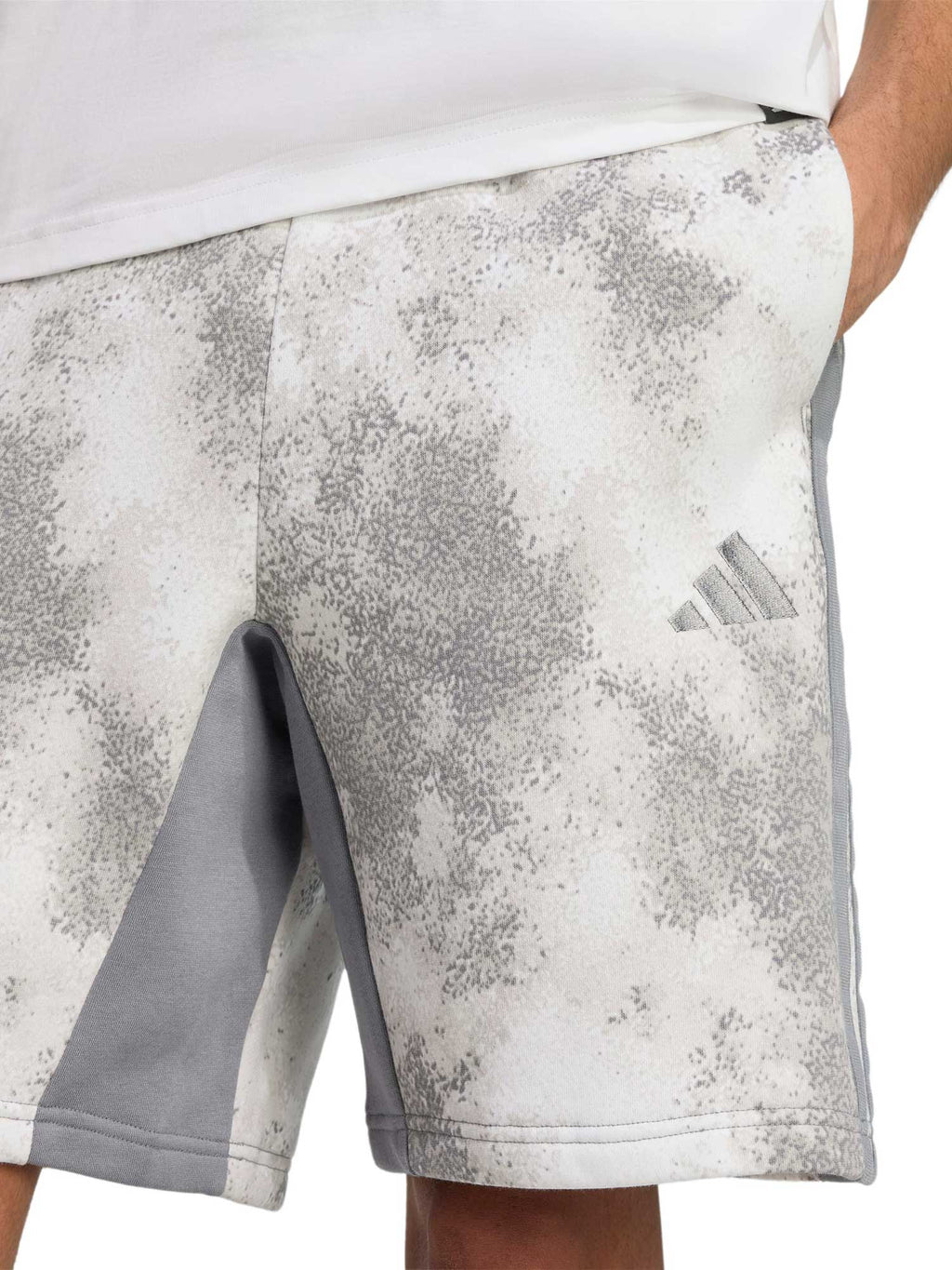ADIDAS SPORTSWEAR Къси панталони AOP Colourblock Short
