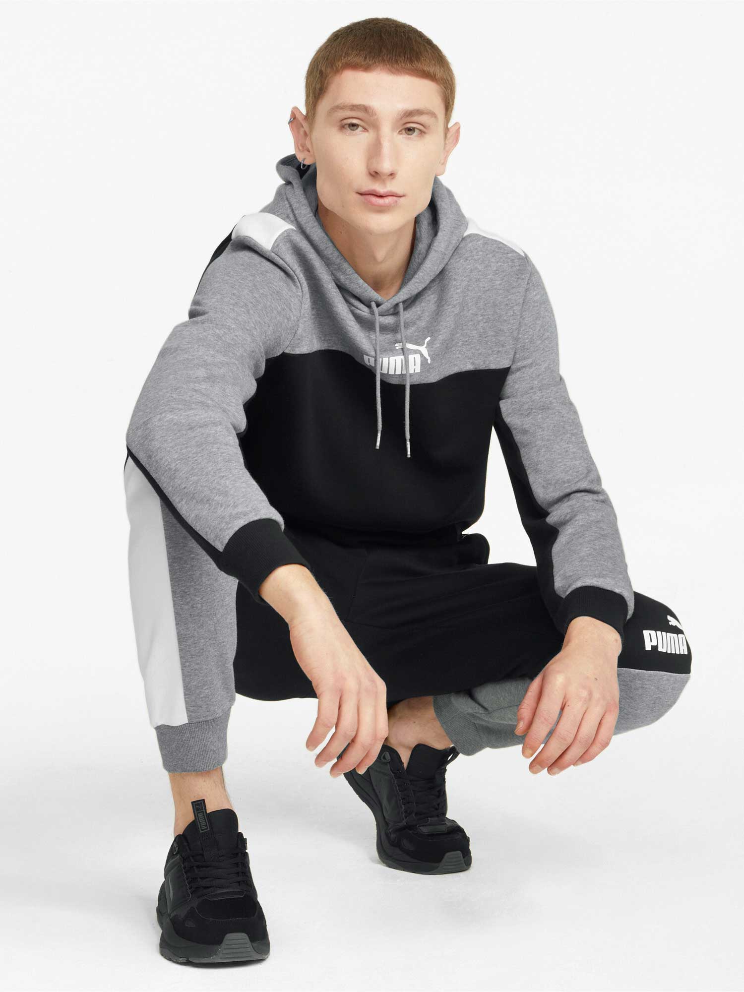 PUMA Спортно долнище ESS+ Block Sweatpants FL