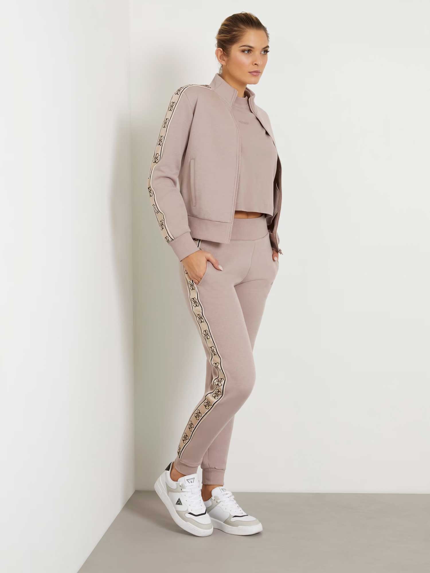 GUESS Спортно долнище BRITNEY JOGGER