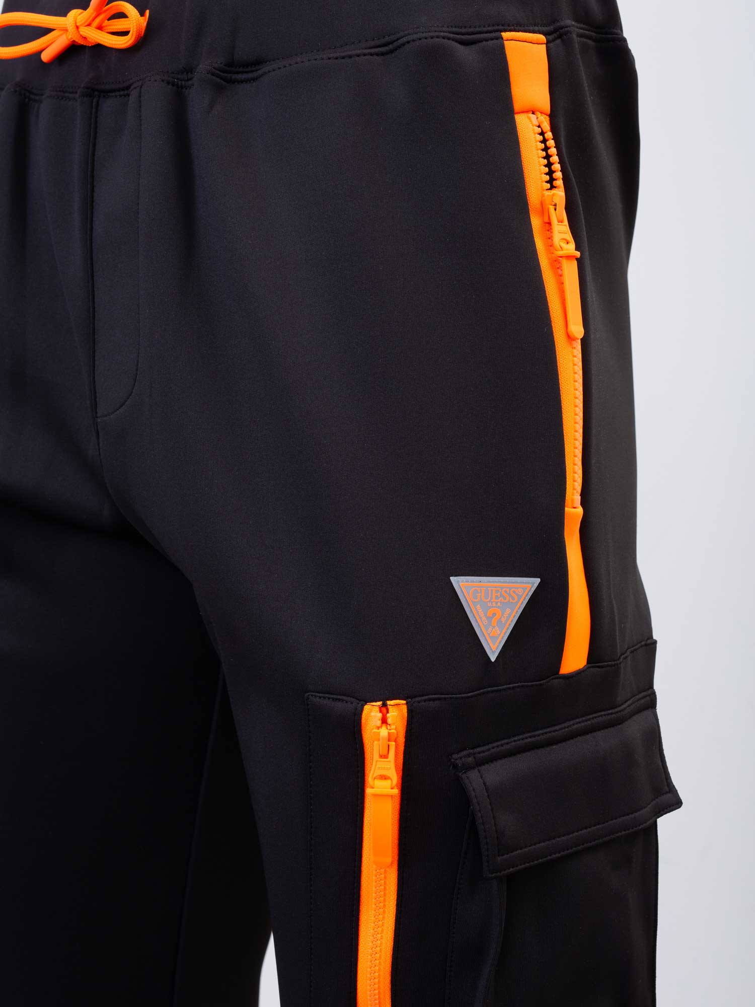 GUESS Спортно долнище DALACH CUFFED PANT