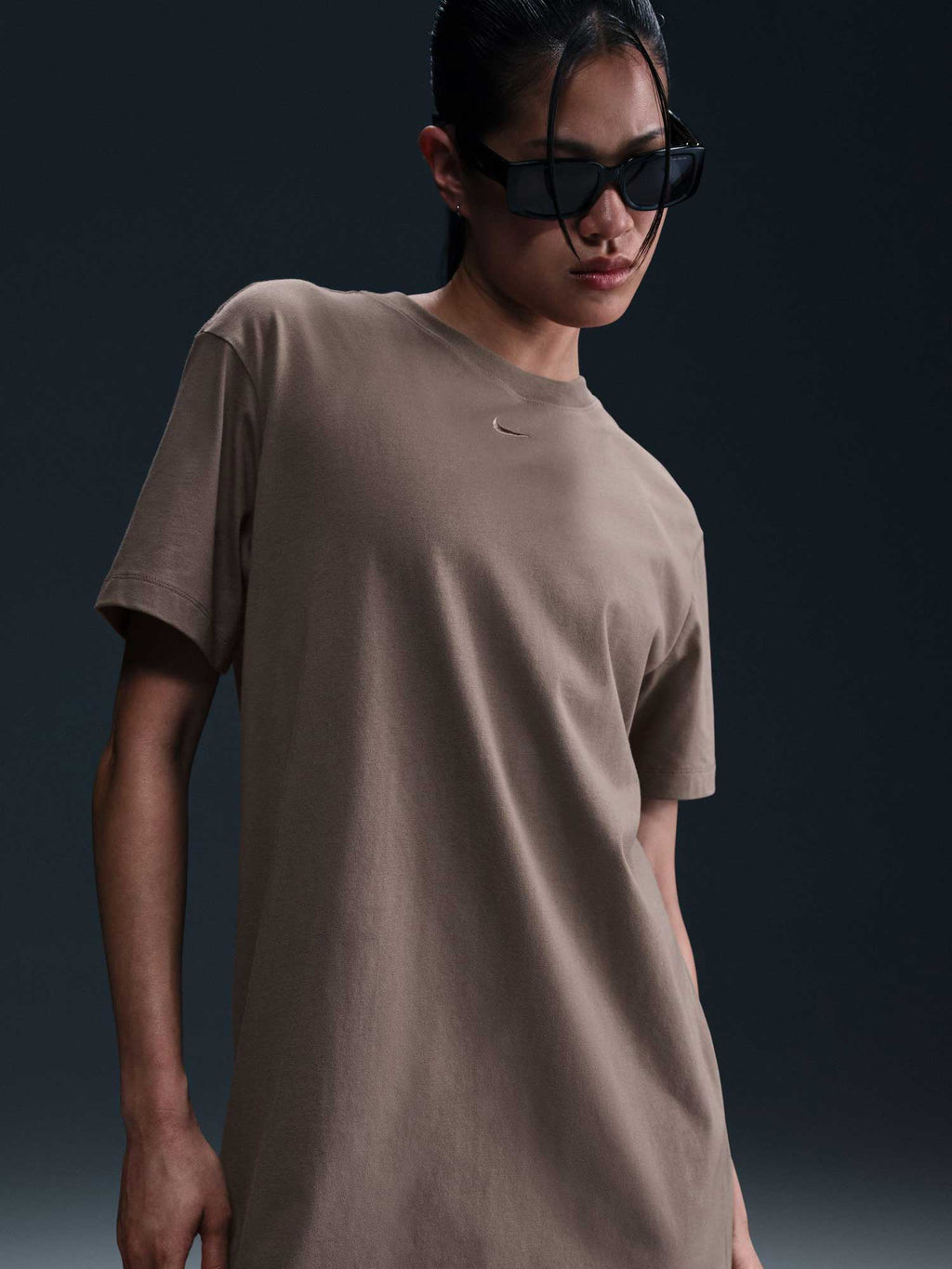 NIKE Рокля W NSW ESSNTL SS DRESS TSHRT
