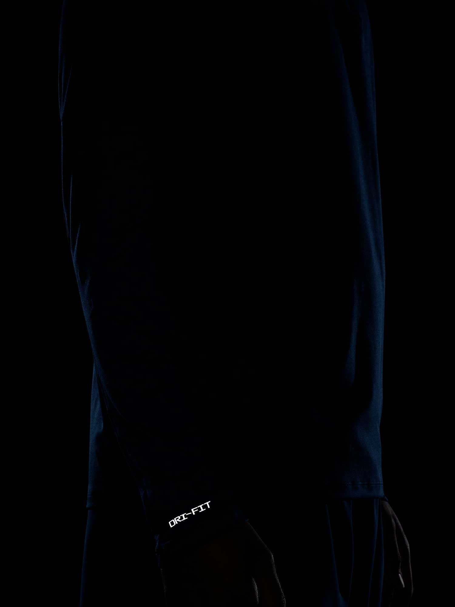 NIKE Блуза M NK DF ELMNT TOP HZ FLASH HBR