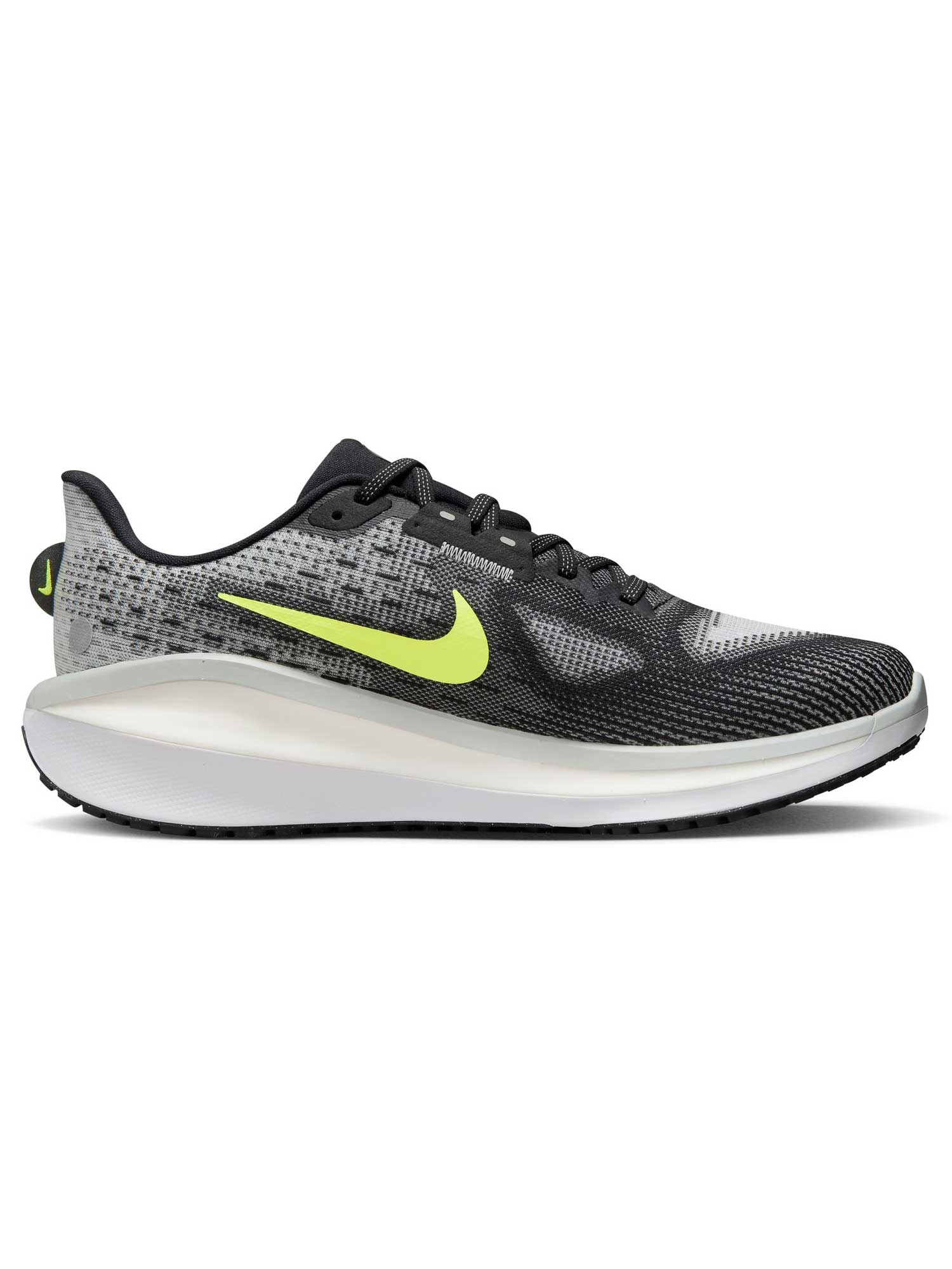 NIKE Обувки VOMERO 17