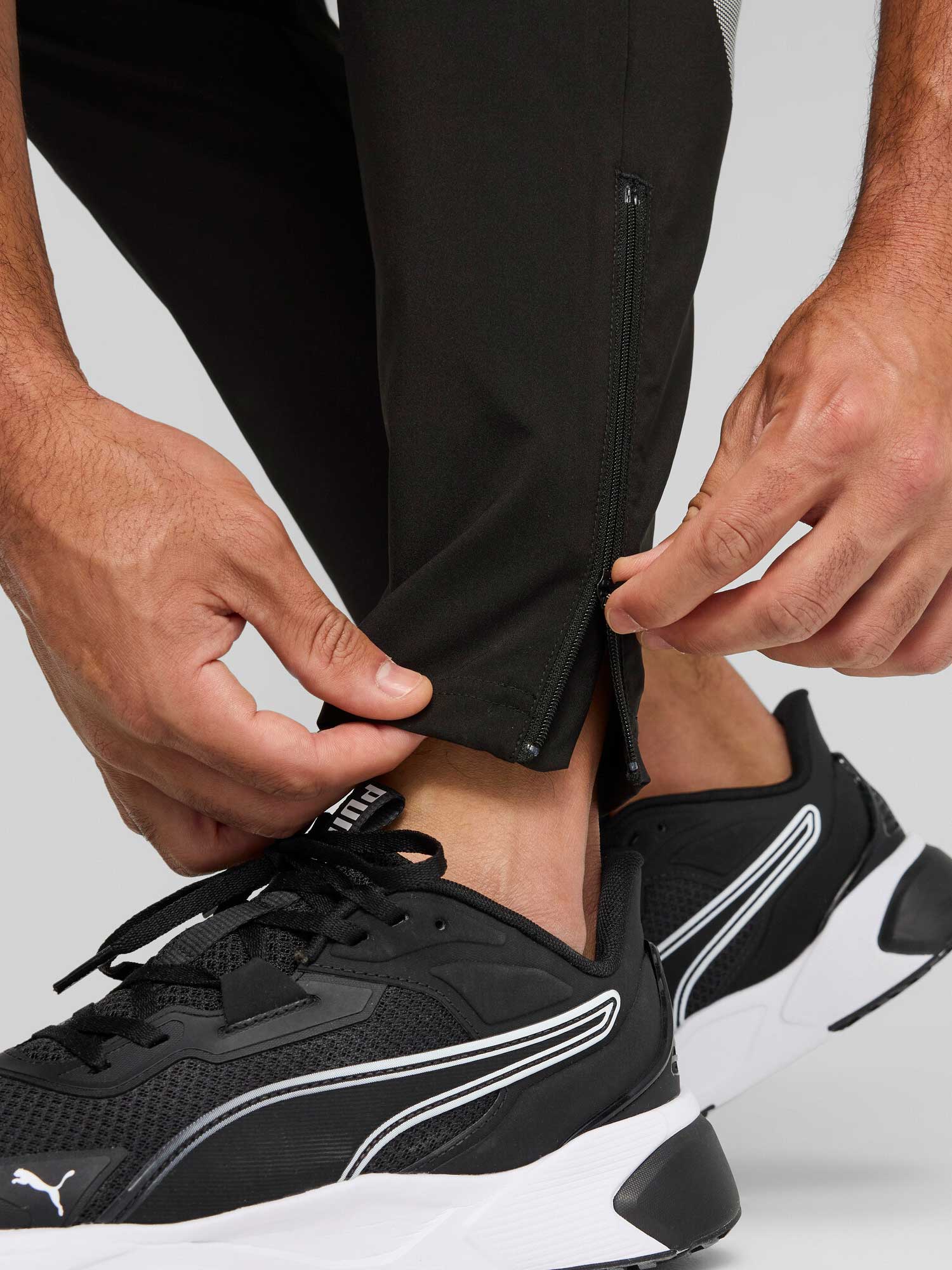 PUMA Спортно долнище TAD BIG LOGO Woven Pant