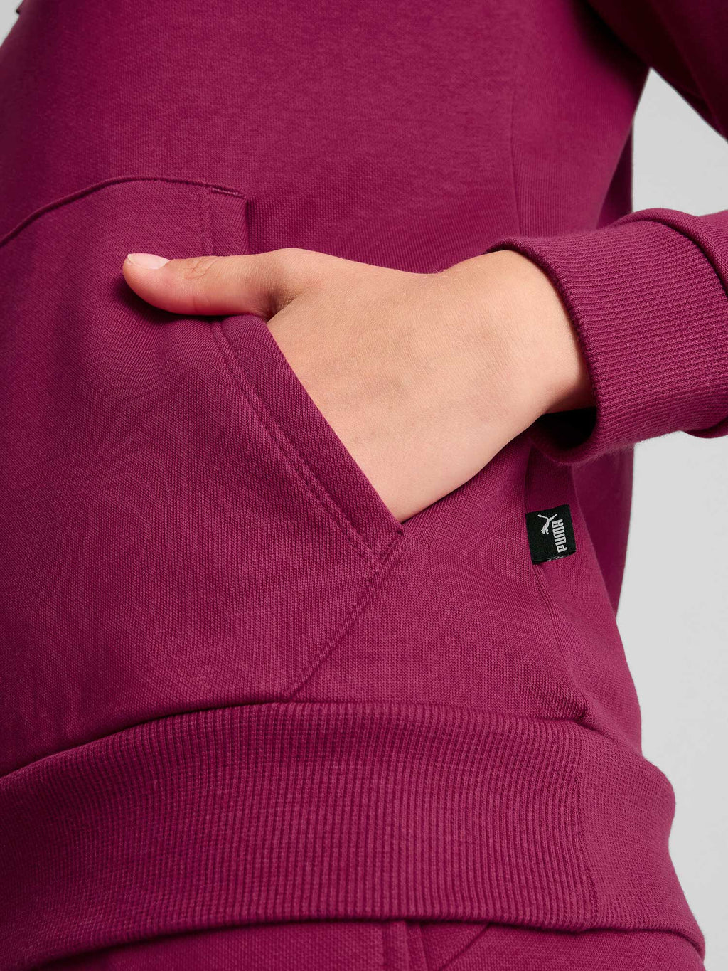 PUMA Суитшърт ESS Logo Hoodie FL (s)