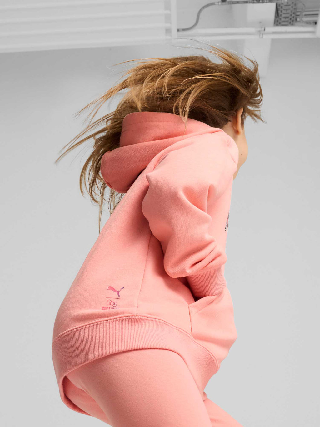 PUMA Суитшърт X HELLO KITTY FRIENDS Relaxed Hoodie TR