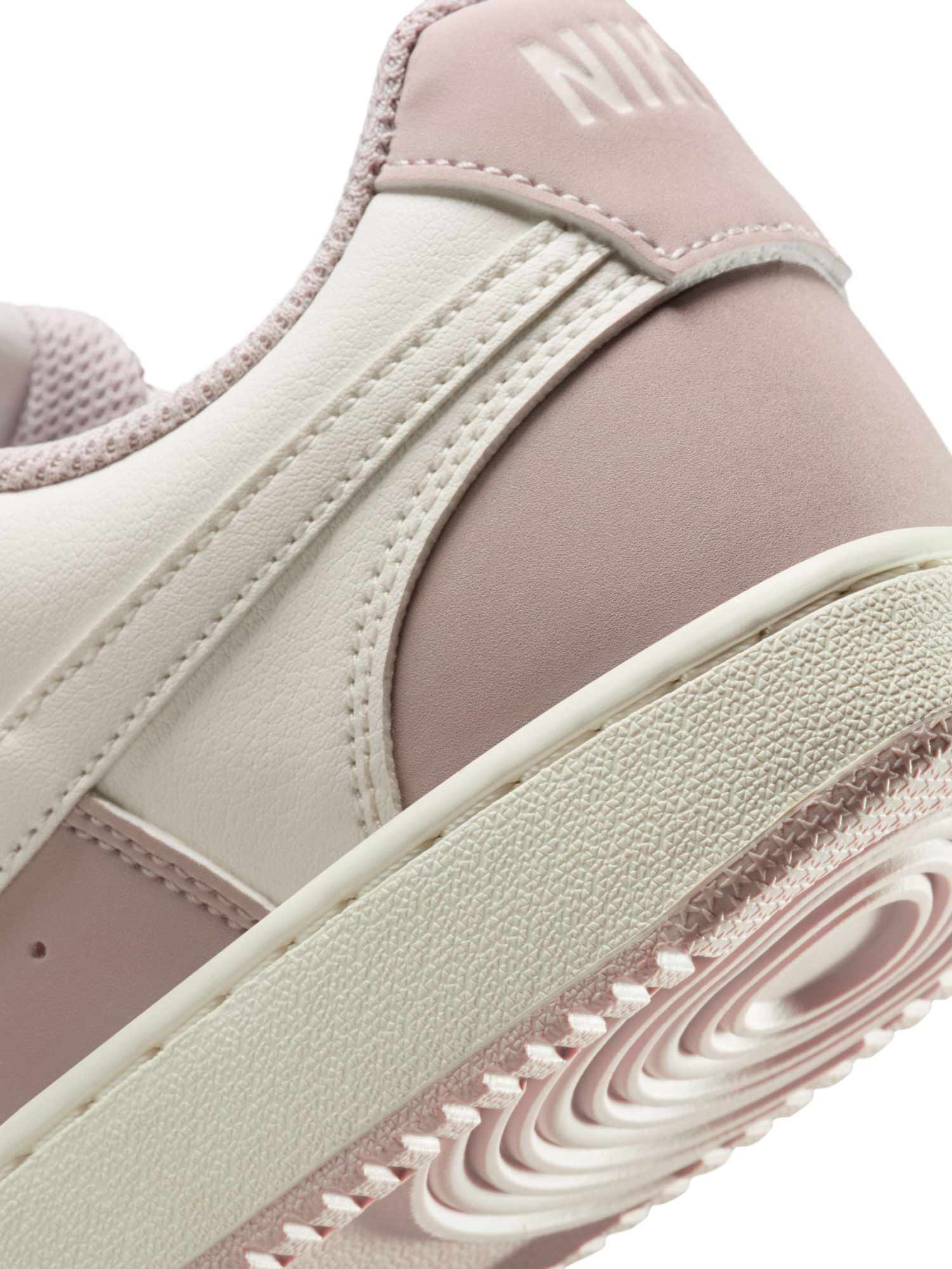 NIKE Обувки W COURT VISION LO P NBK
