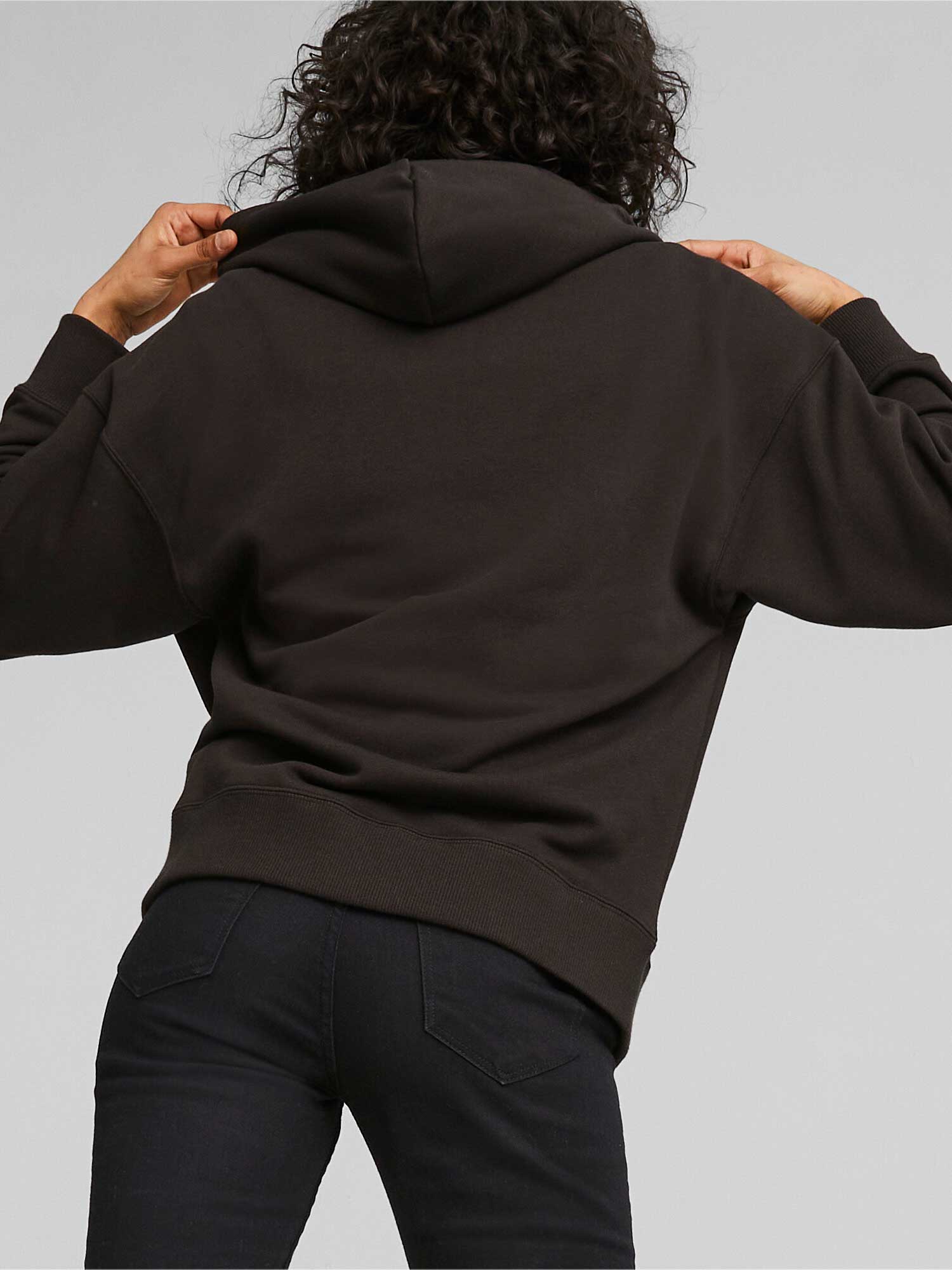 PUMA Суитшърт CLASSICS Multi Color Logo Hoodie TR