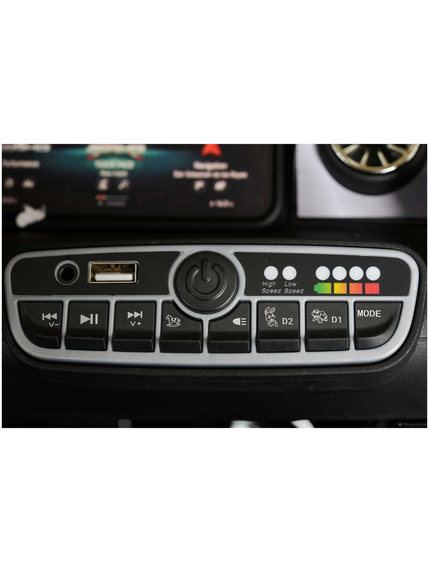 MONI Акумулаторна кола Mercedes-AMG CLA 45