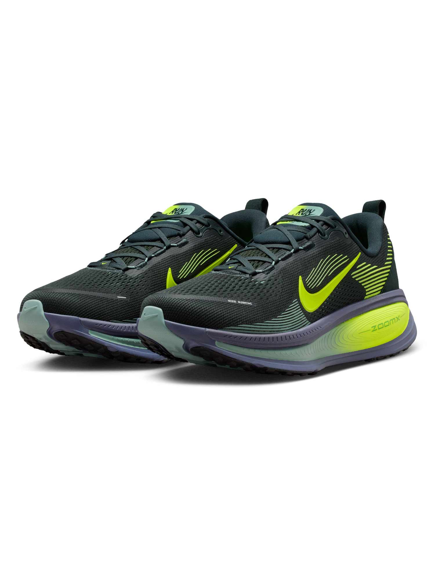 NIKE Обувки VOMERO 18
