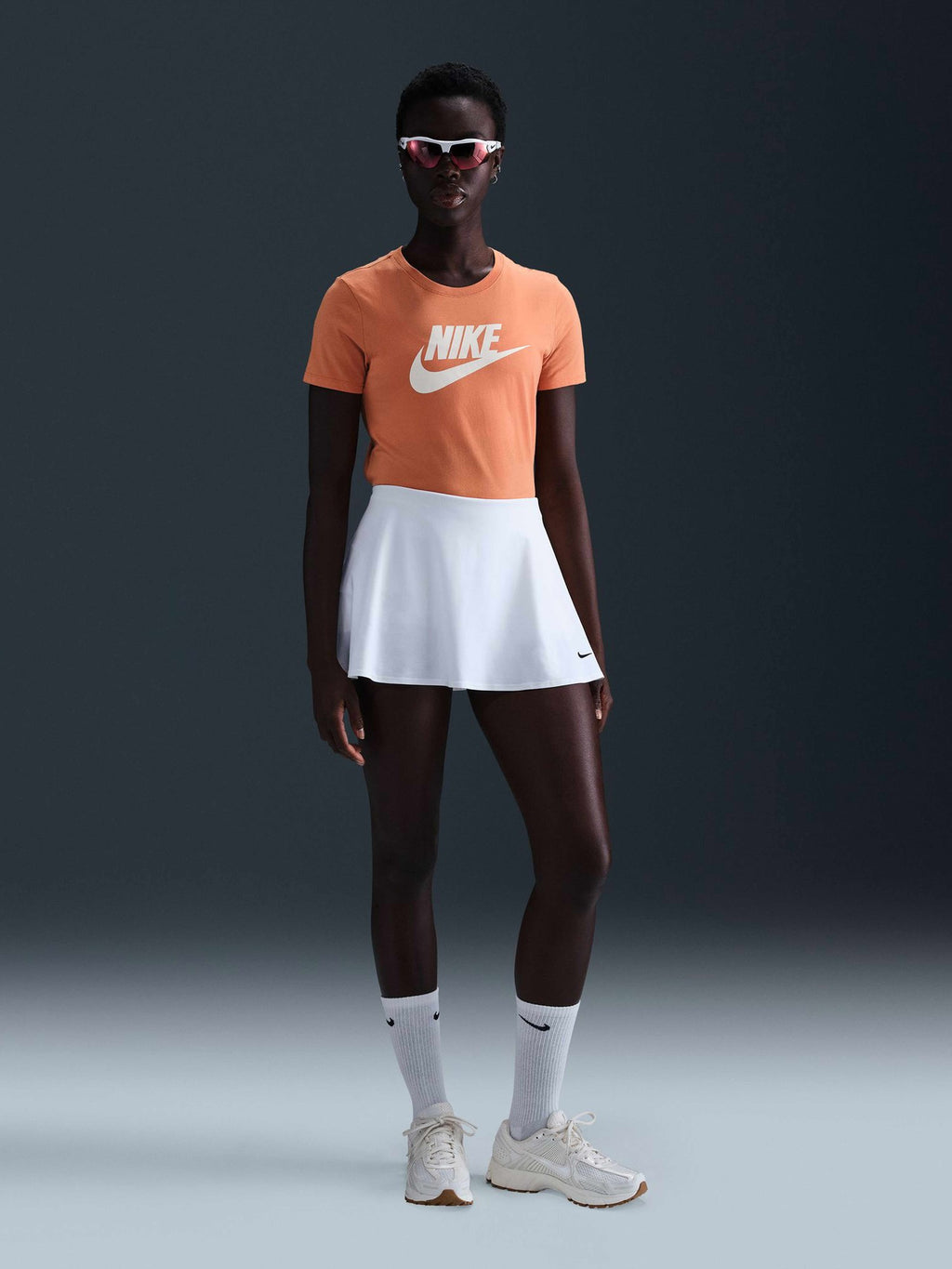 NIKE Тениска W NSW CLUB SS TEE ICN FTRA