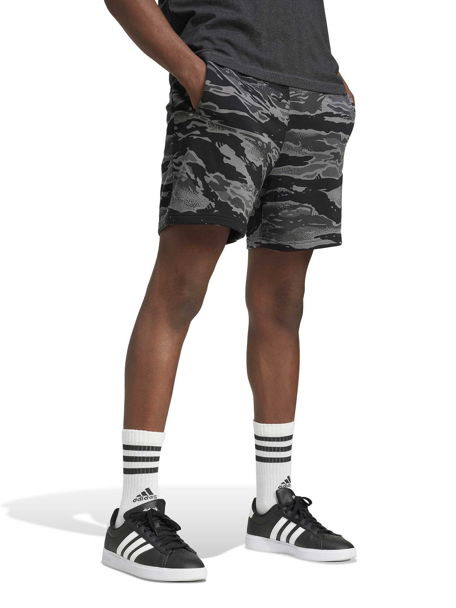 ADIDAS SPORTSWEAR Къси панталони Seasonal Essentials Camo Shorts