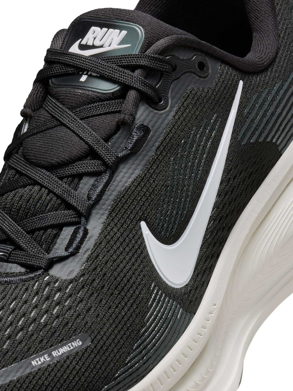 NIKE Обувки W VOMERO 18
