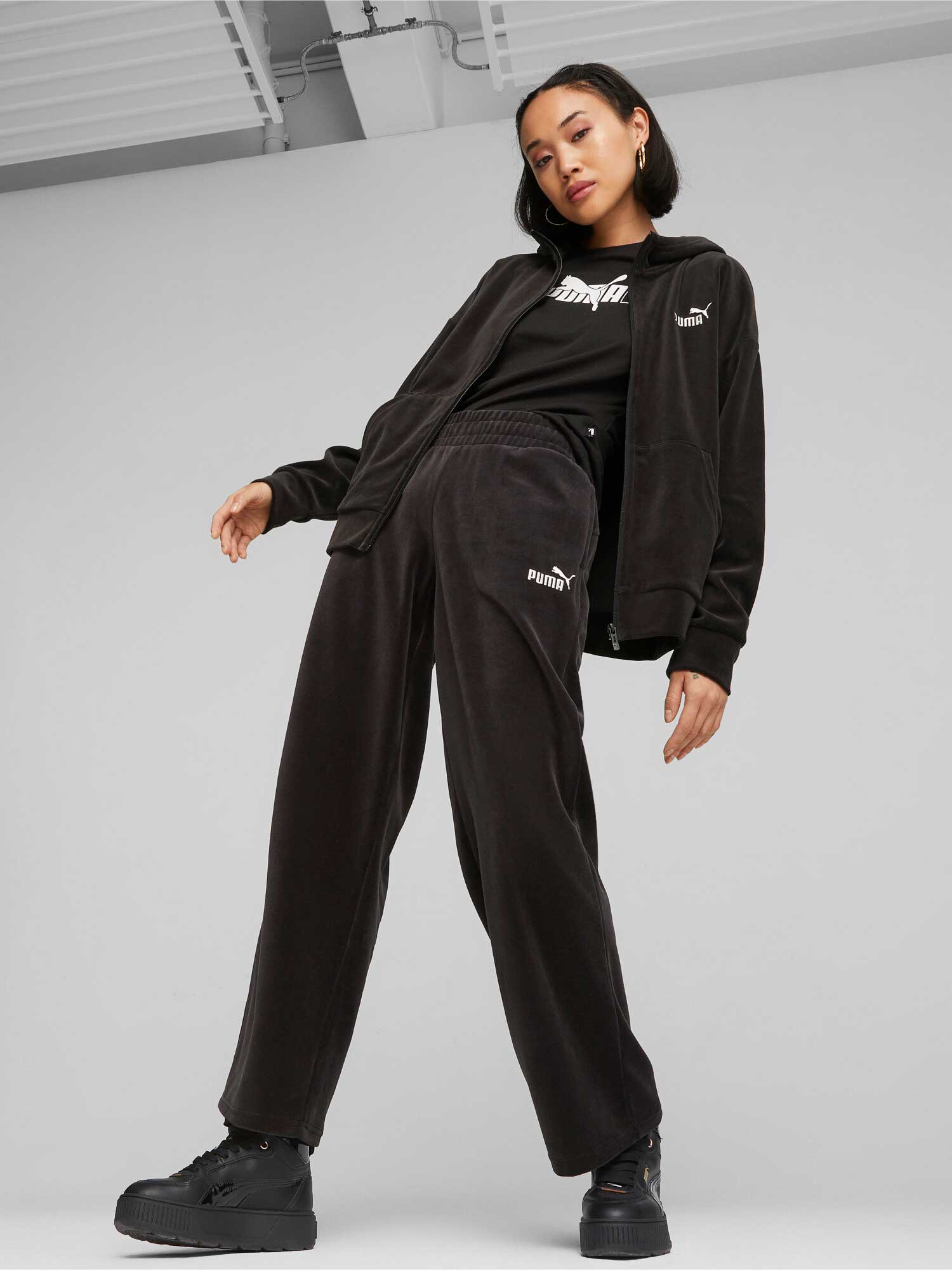 PUMA Суитшърт ESS ELEVATED Velour