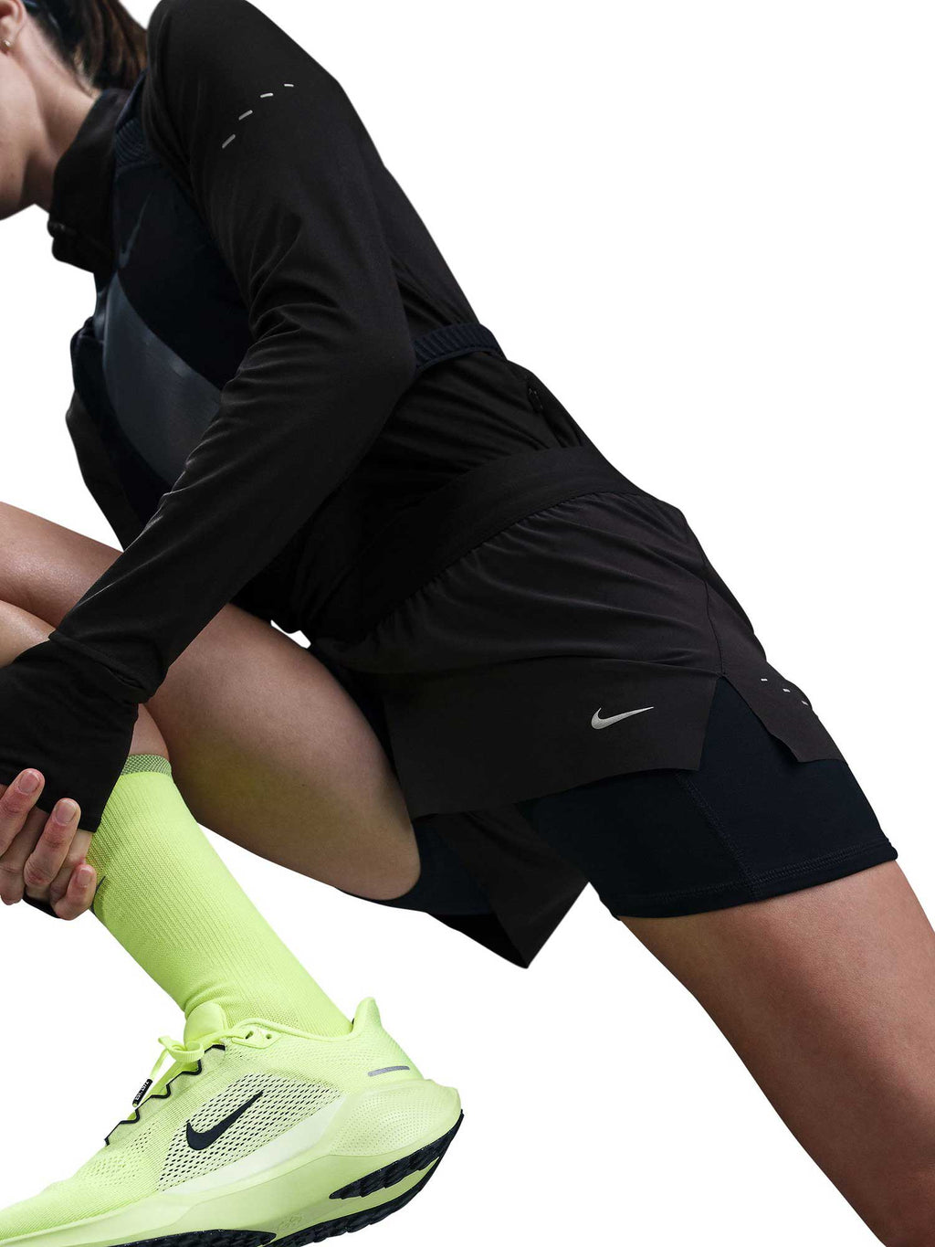 NIKE Къси панталони W NK SWIFT DF MR 2N1 SHRT
