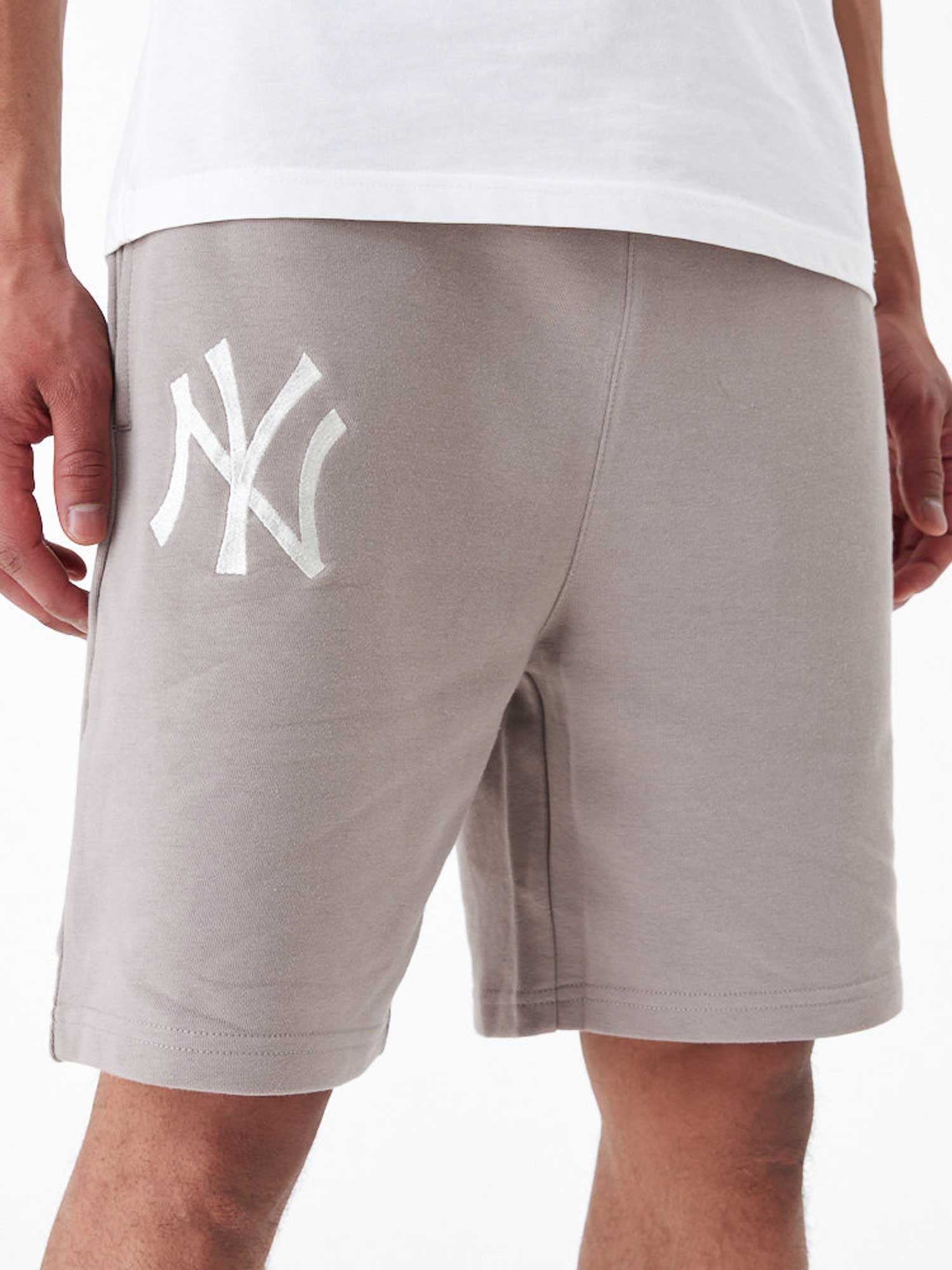 NEW ERA Къси панталони LEAGUE ESSNTLS SHORTS NEYYAN