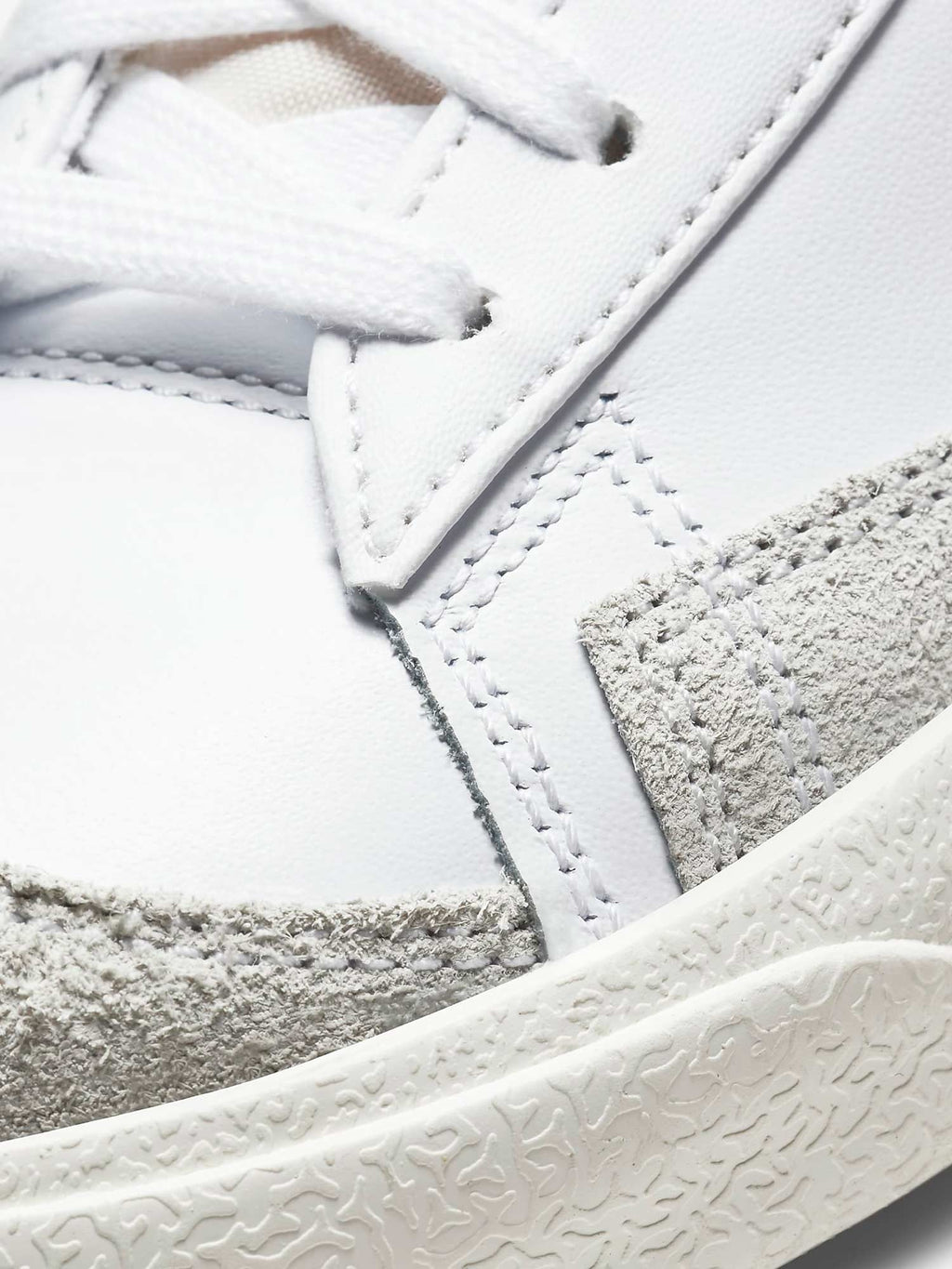 NIKE Обувки W BLAZER MID 77