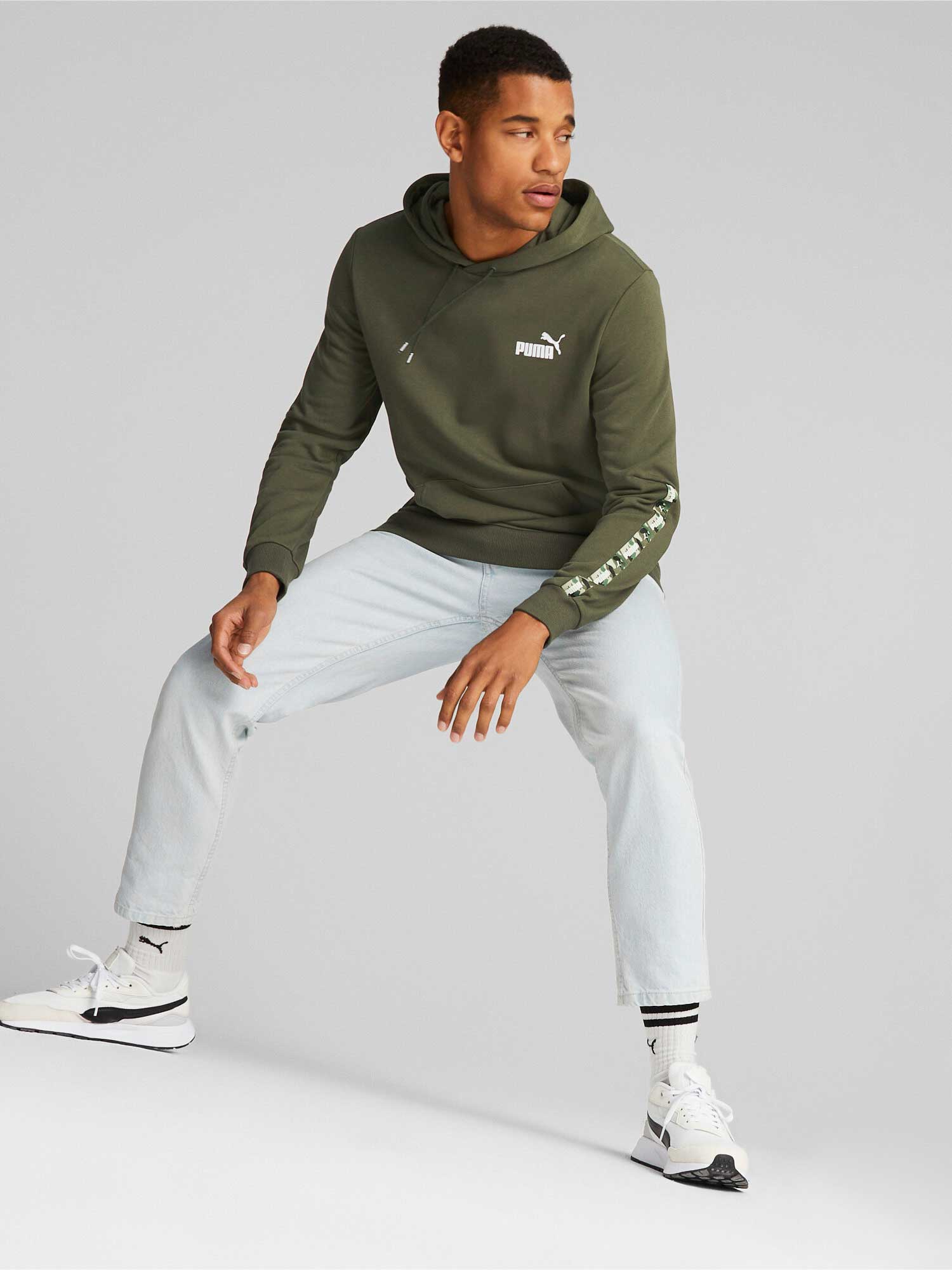 PUMA Суитшърт ESS TAPE CAMO