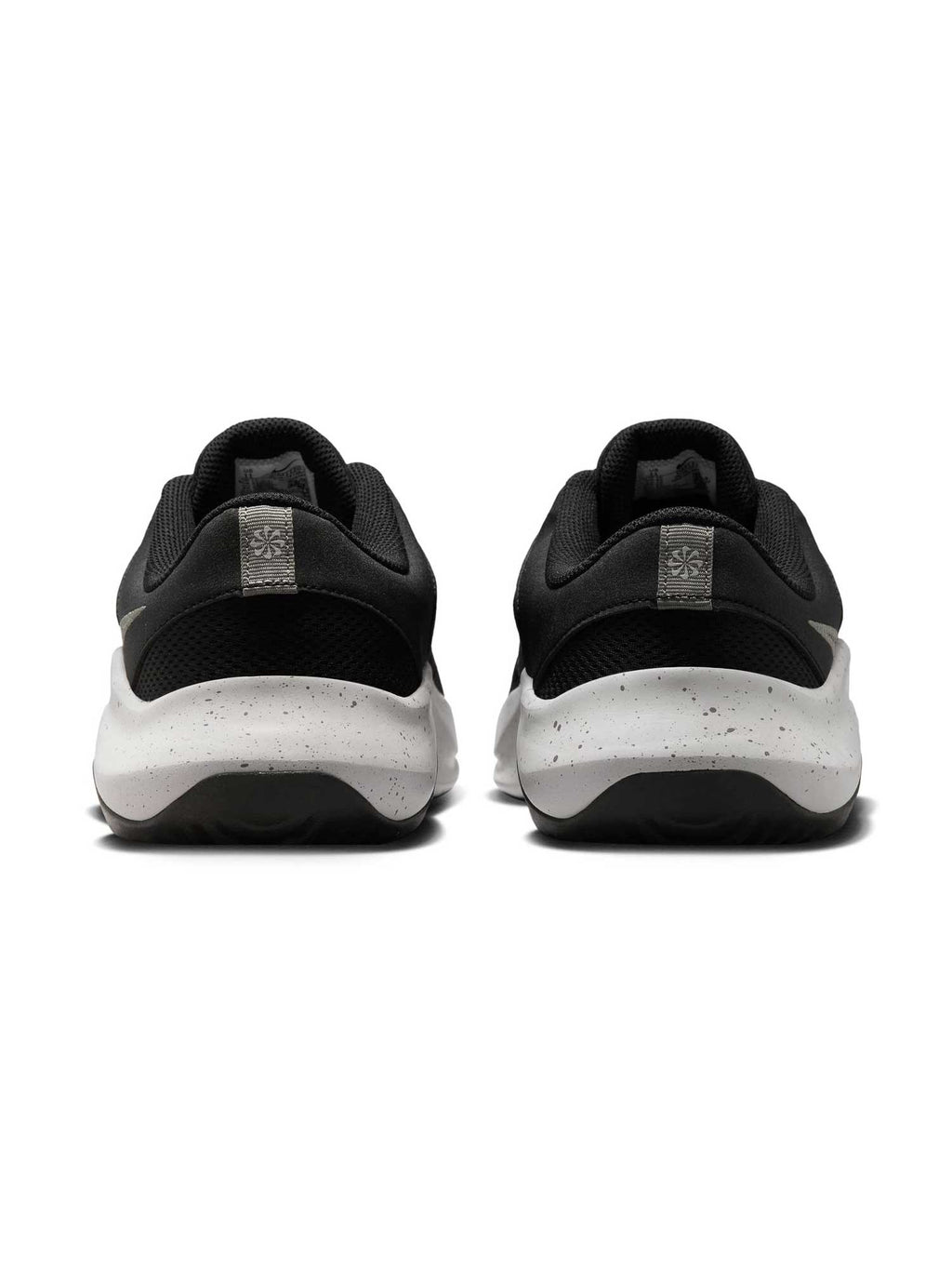 NIKE Обувки M LEGEND ESSENTIAL 3 NN