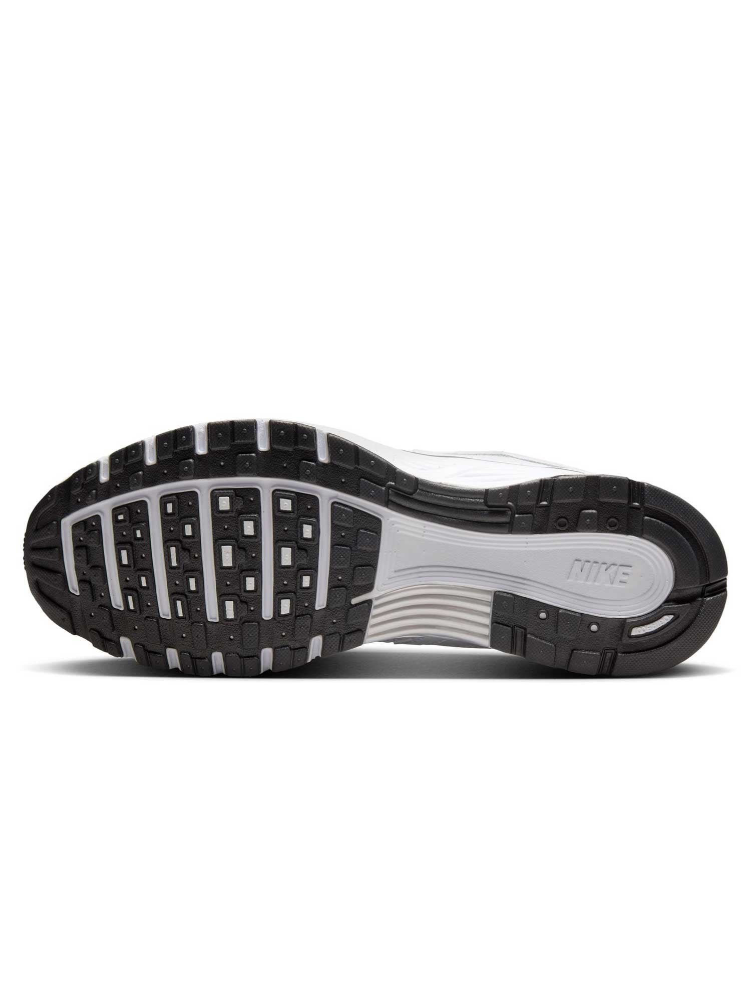 NIKE Обувки P-6000