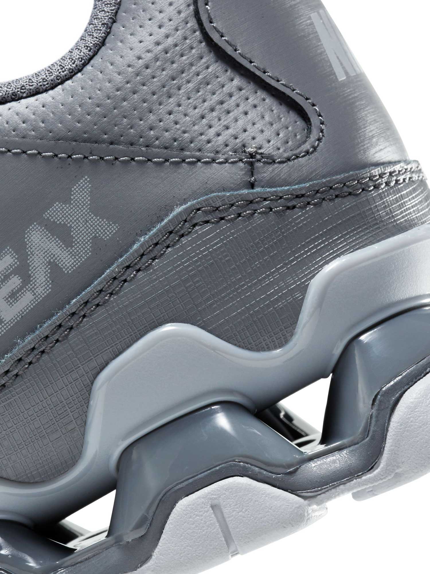 NIKE Обувки REAX 8 TR MESH
