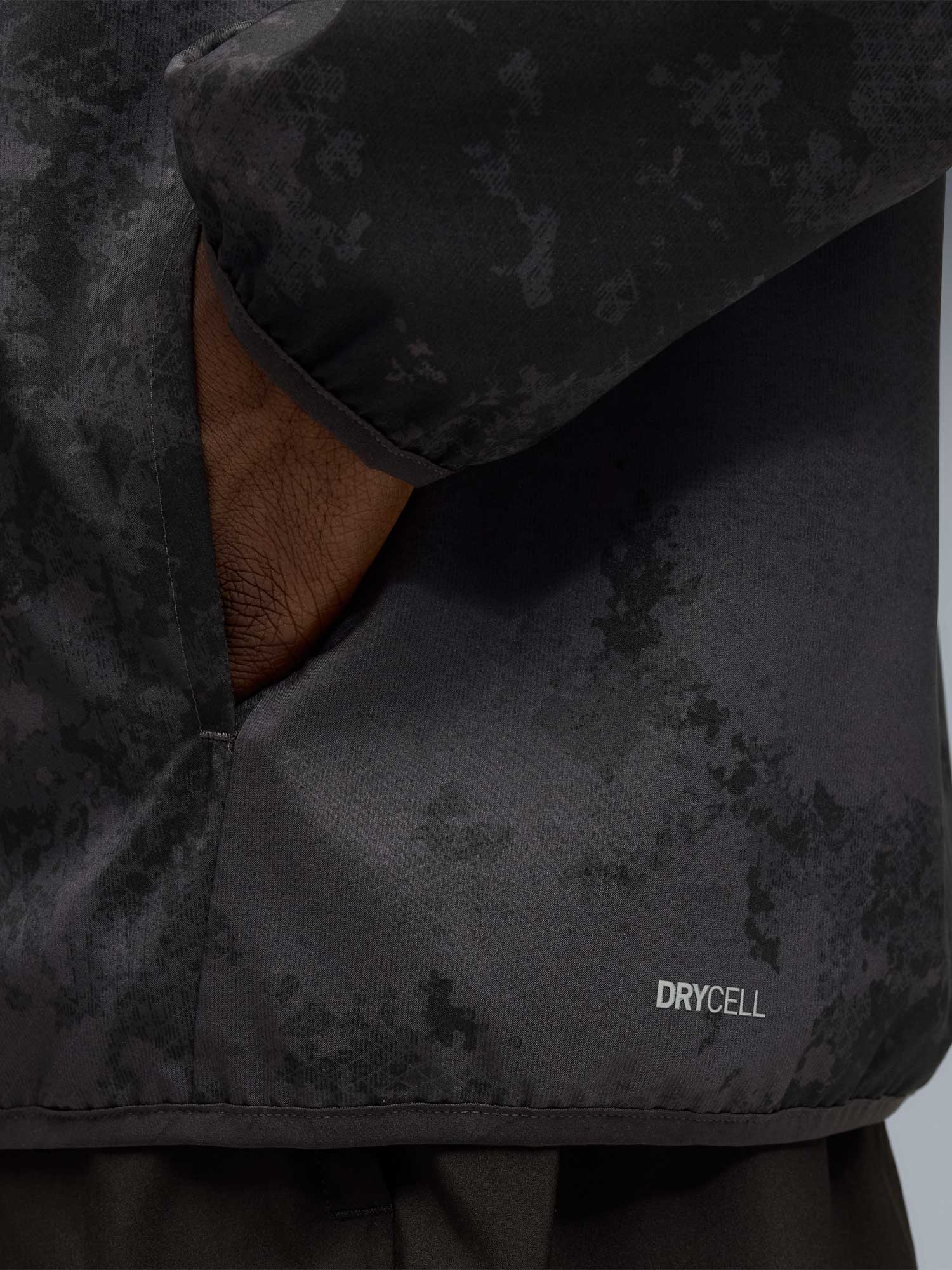 PUMA Ветровка M TAD ESSENTIAL AOP Woven Jacket