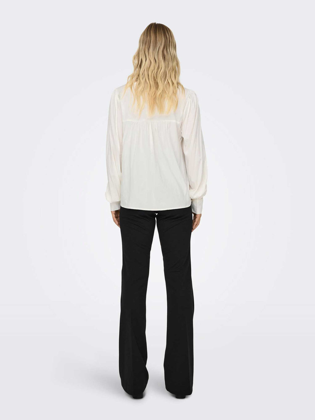 ONLY Риза ONLELLA LS V-NECK TOP WVN