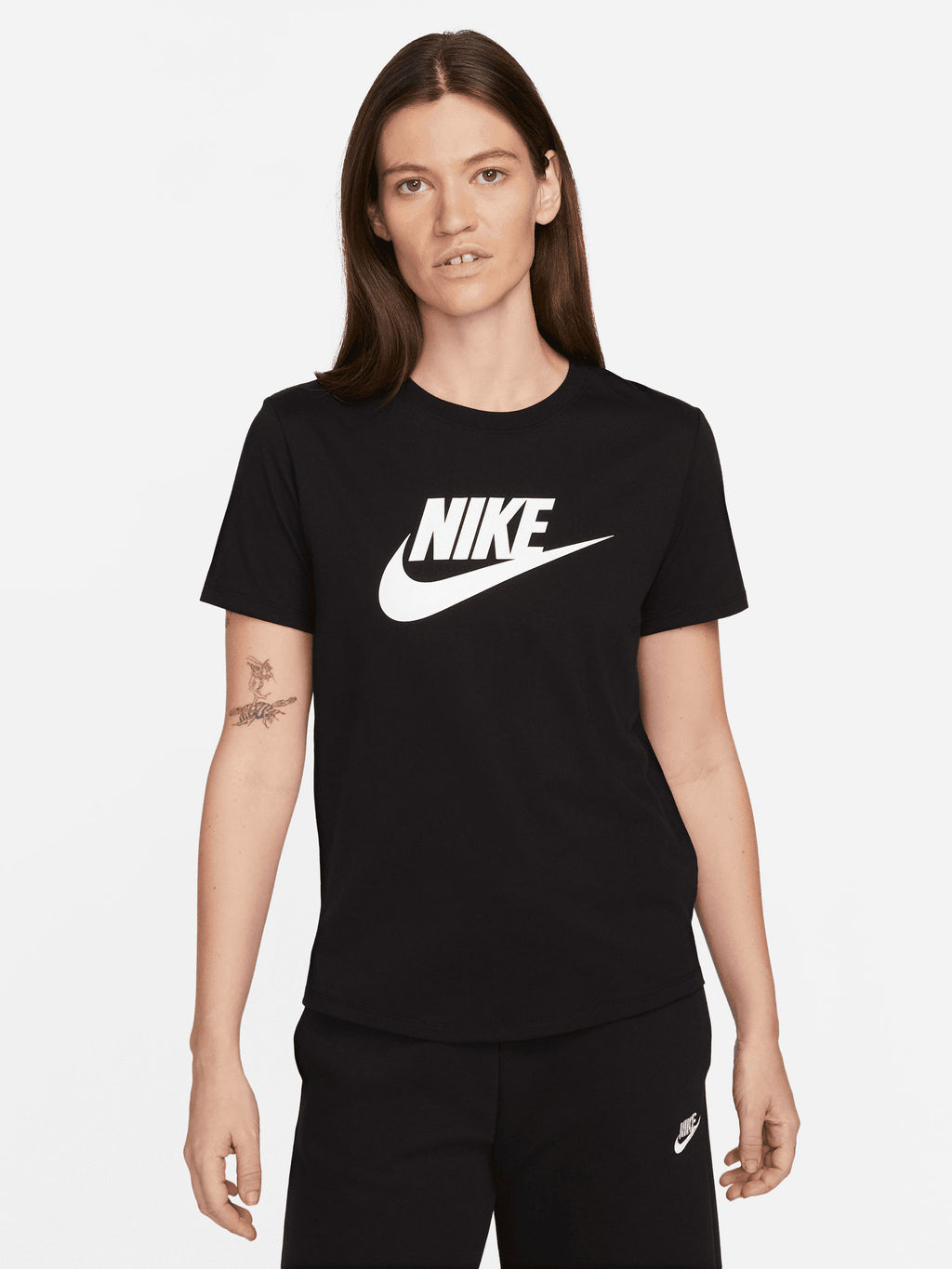 NIKE Тениска W NSW CLUB SS TEE ICN FTRA