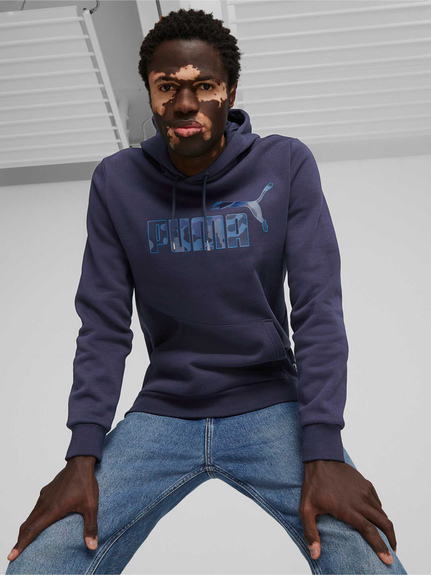 PUMA Суитшърт ESS+ CAMO Graphic Hoodie FL