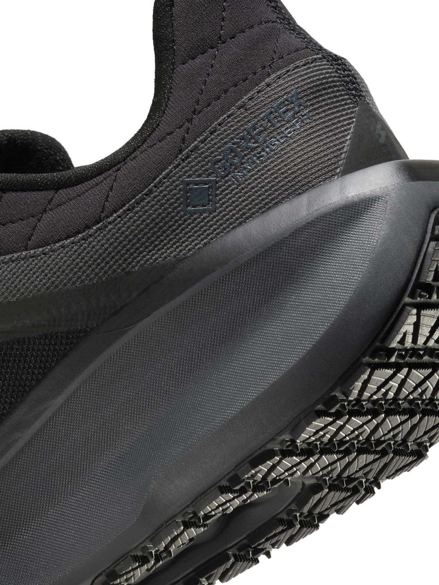 NIKE Обувки AIR WINFLO 11 GTX
