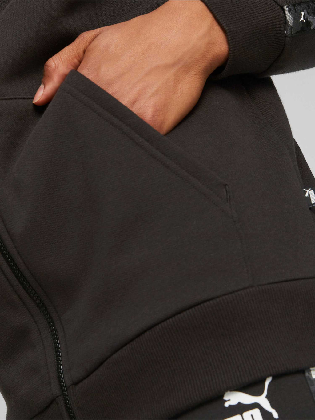 PUMA Суитшърт ESS TPAE CAMO FL