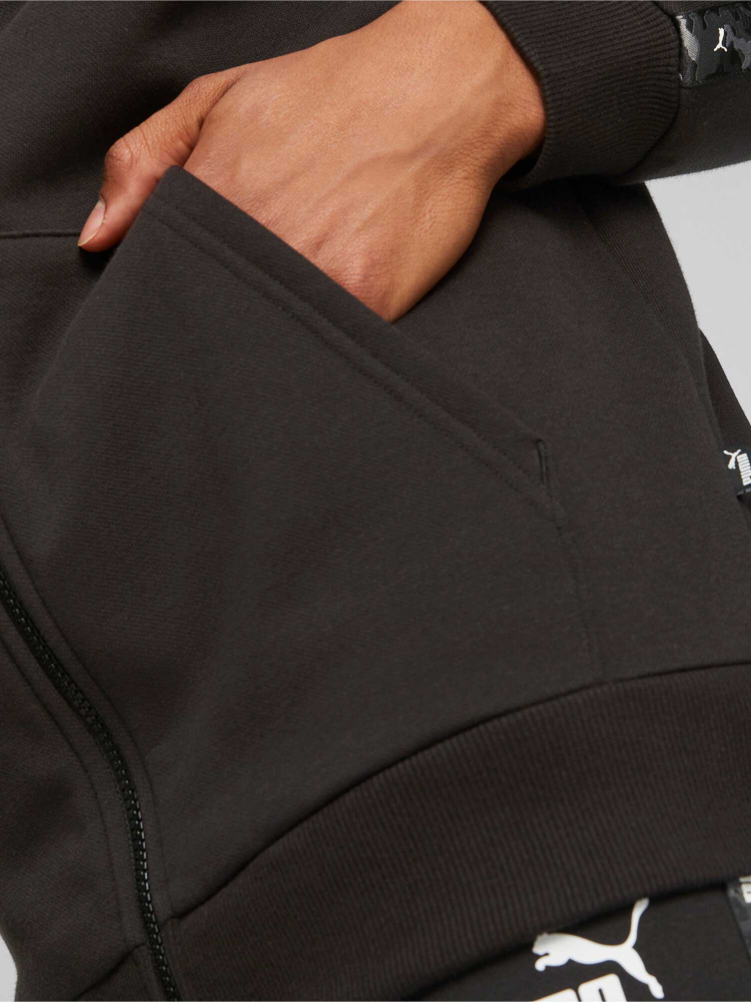 PUMA Суитшърт ESS TPAE CAMO FL