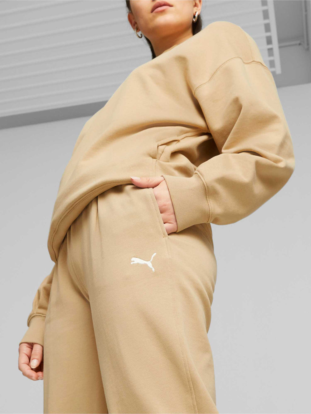 PUMA Спортно долнище HER High-Waist Pants TR
