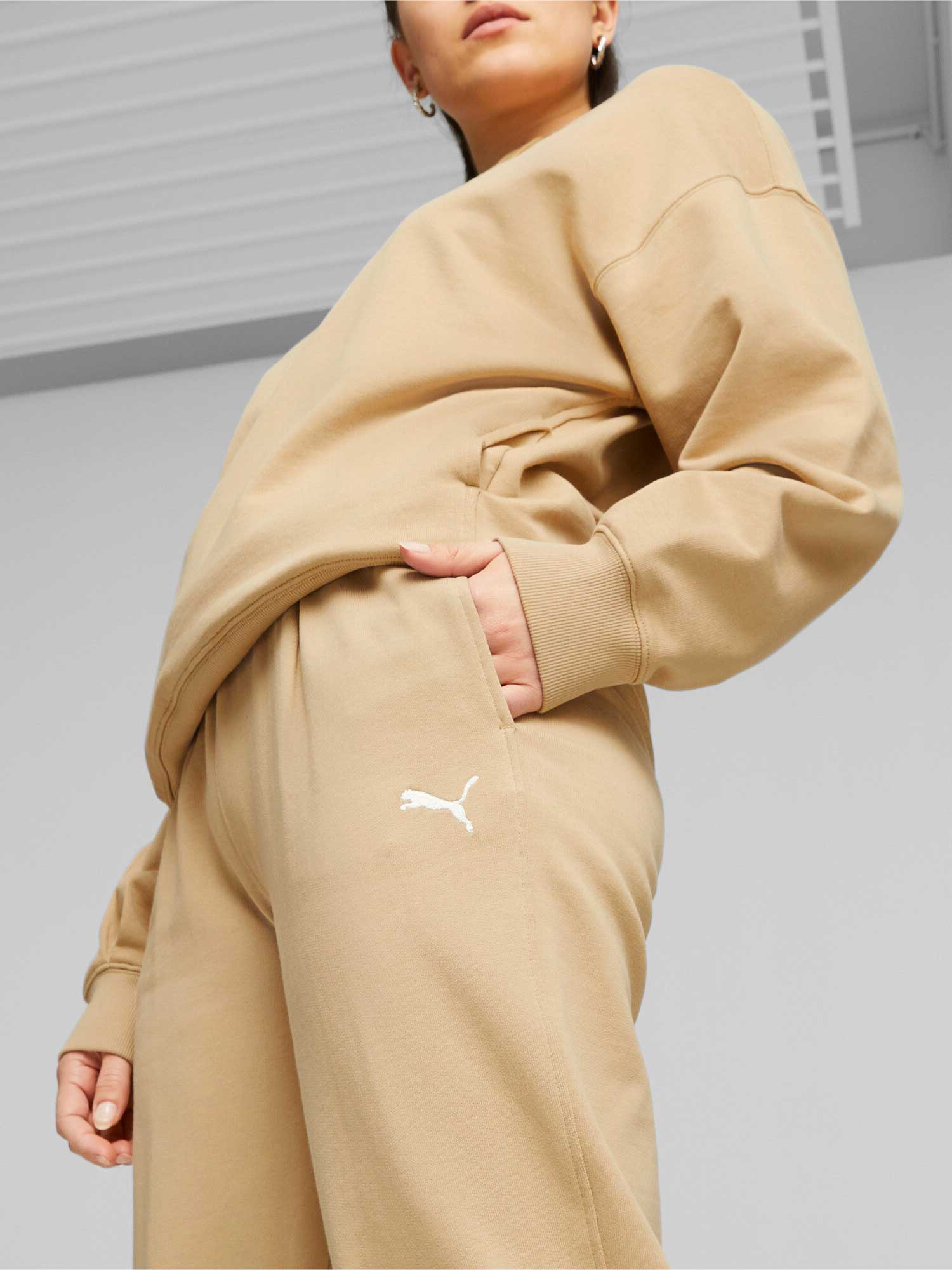 PUMA Спортно долнище HER High-Waist Pants TR